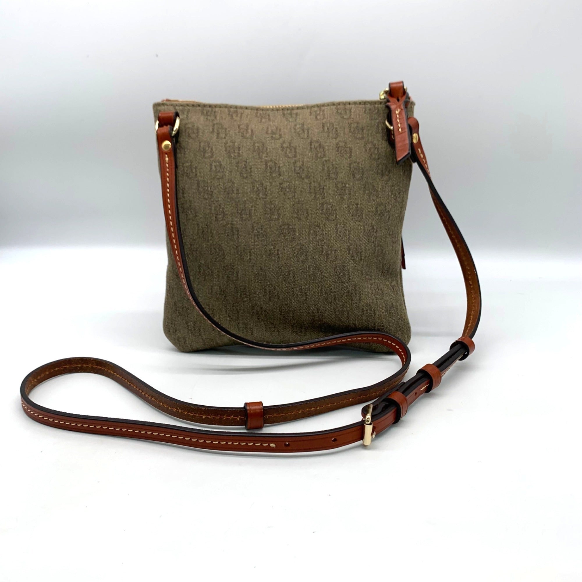Dooney & Bourke ビジネスバッグ ベージュ ショルダーストラップ付 