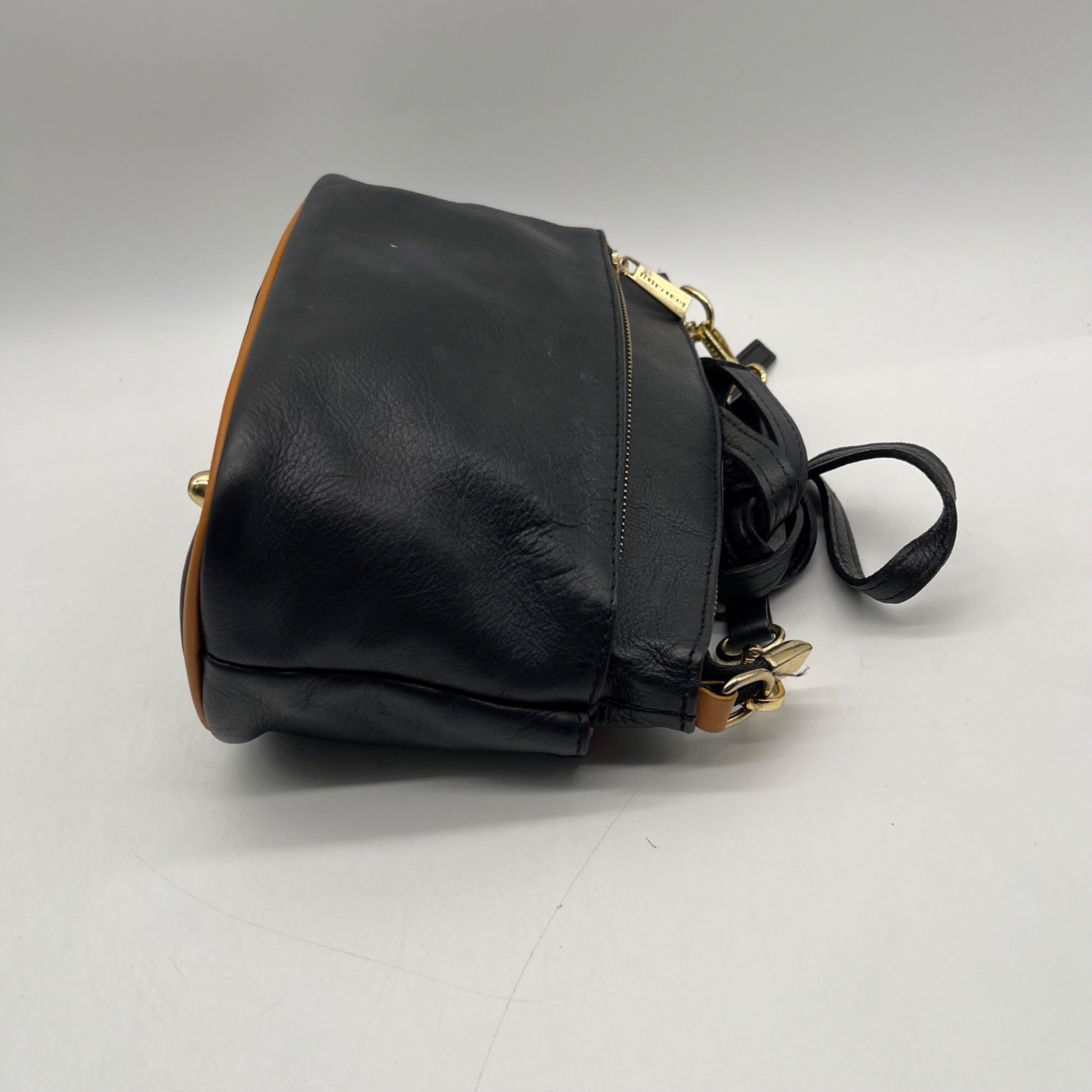 Divina Firenze Black Leather Crossbody Bag