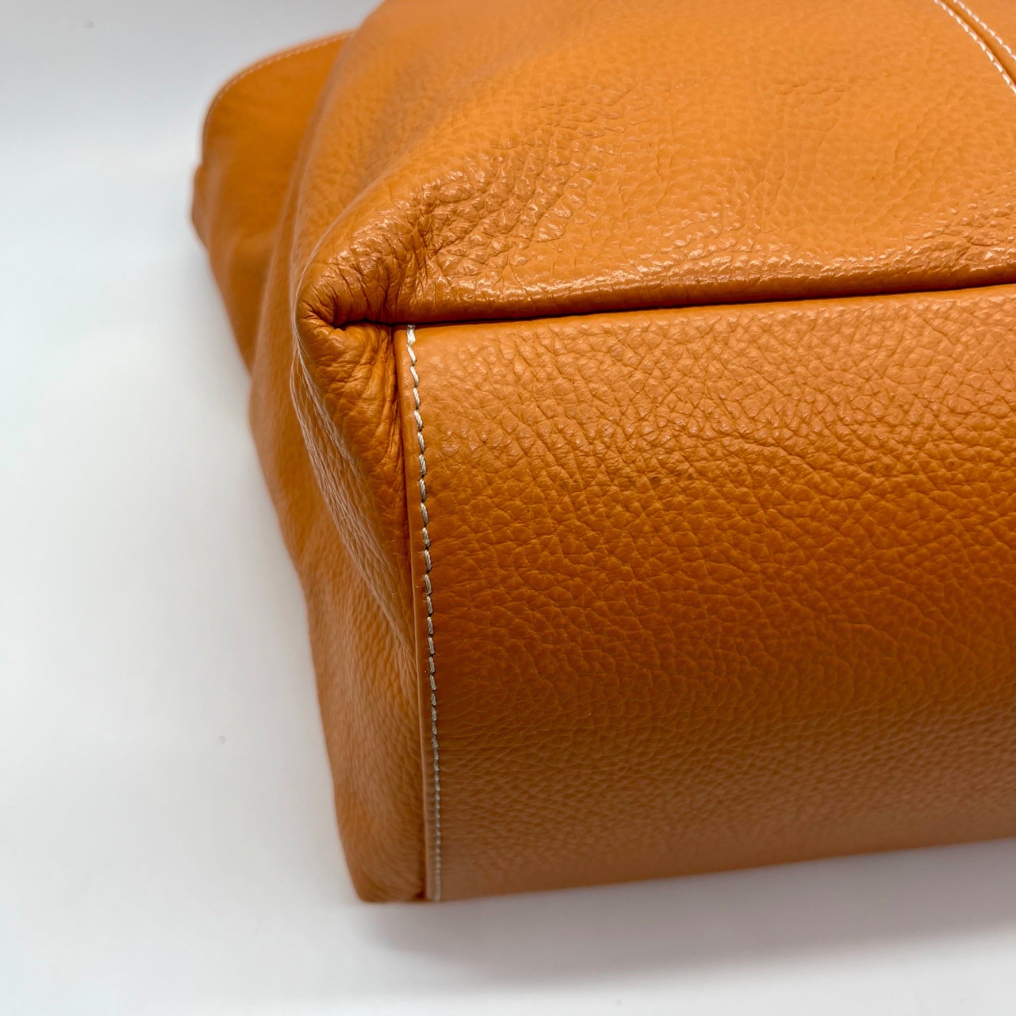 Vera Pelle Orange Pebbled Leather Shoulder Bag