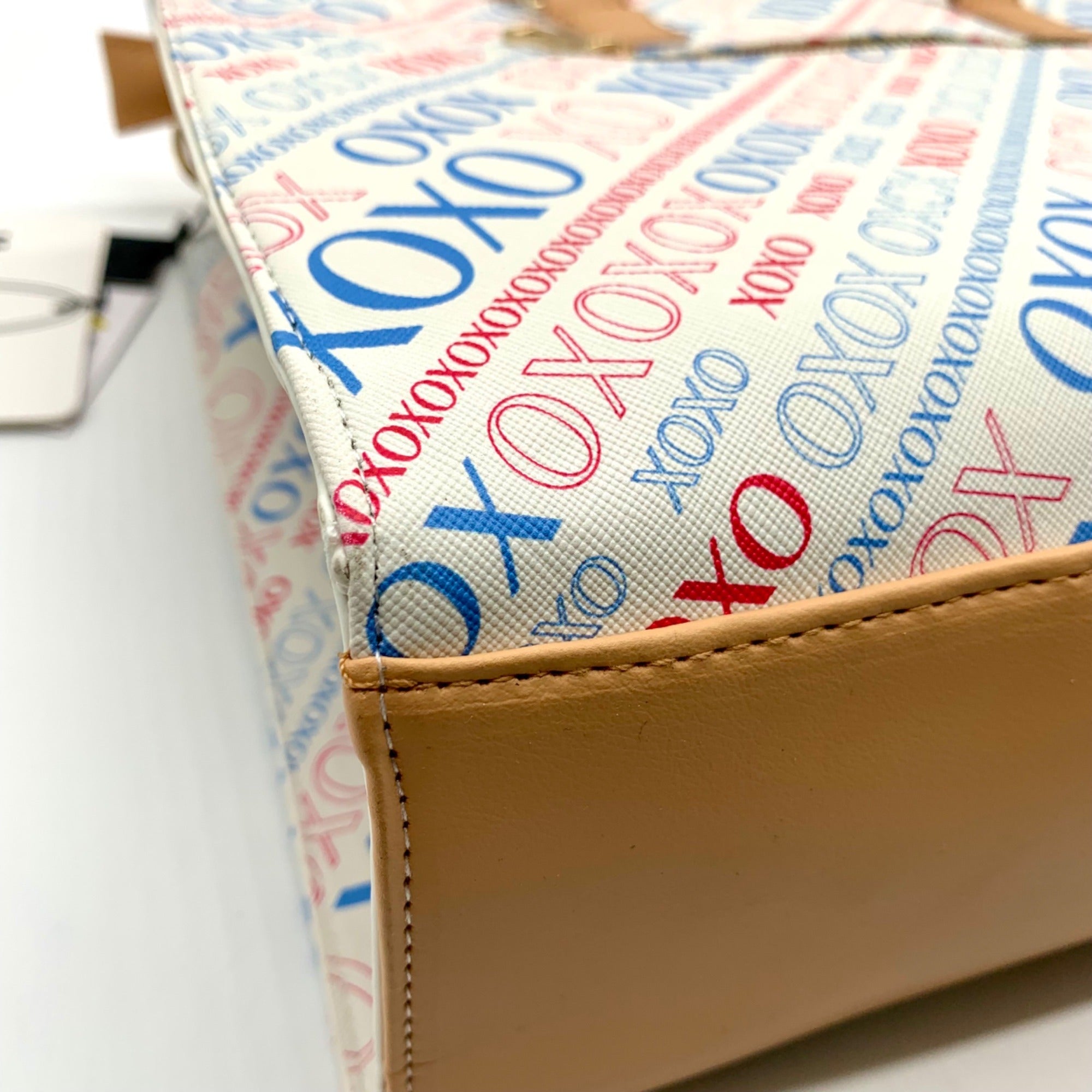 Xoxo White All-over Print Satchel Bag