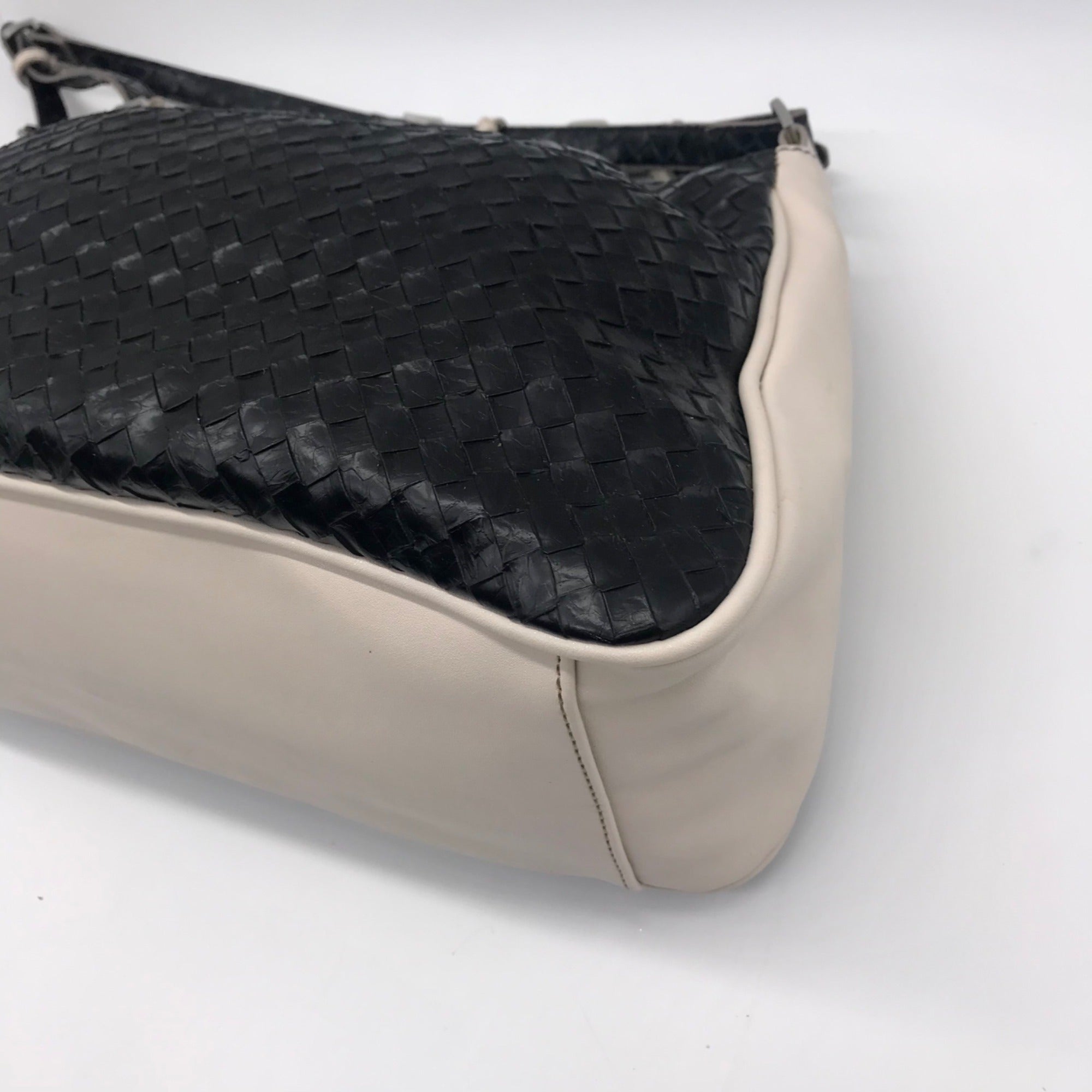 Vera Wang Black &amp; Off-White Woven Shoulder Bag