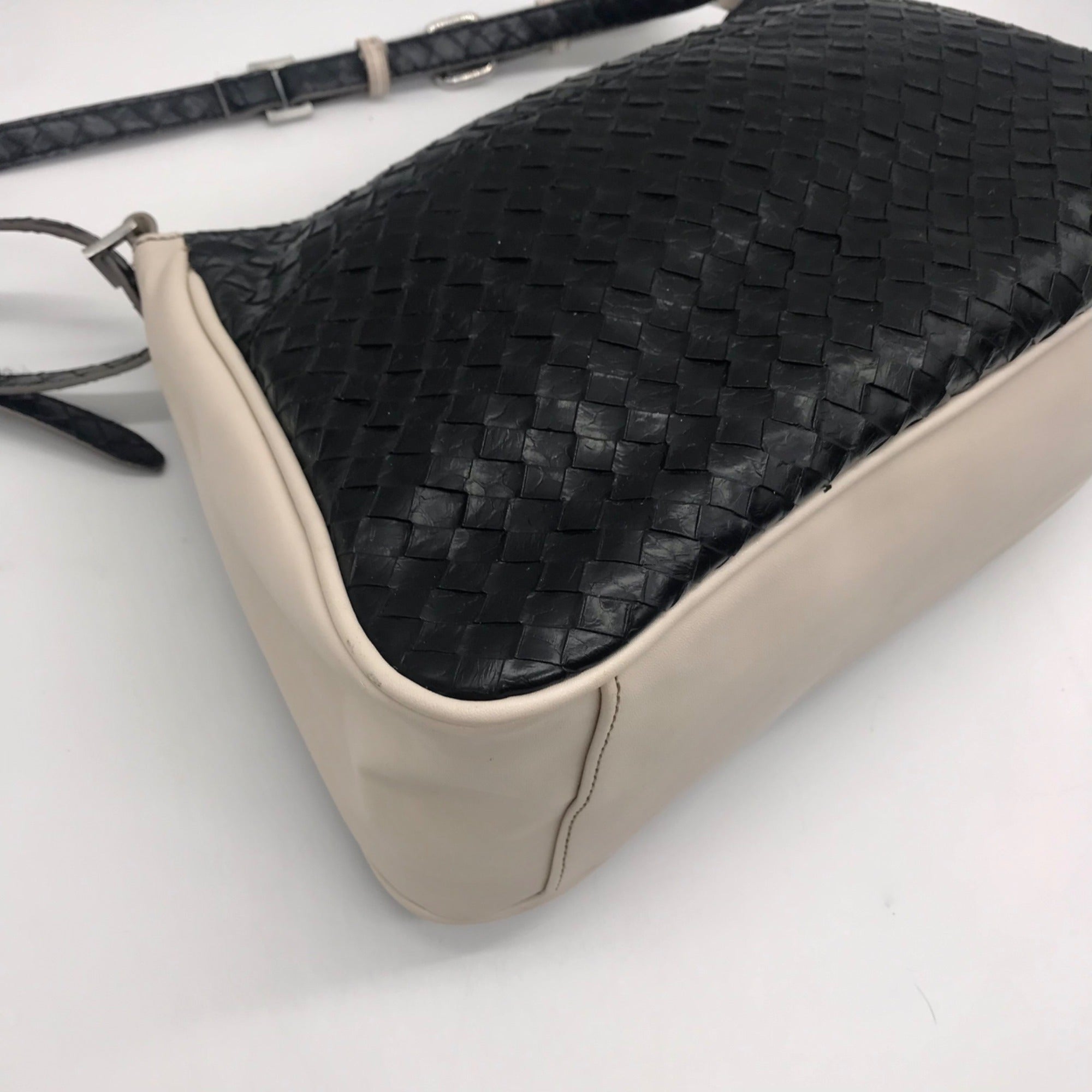Vera Wang Black &amp; Off-White Woven Shoulder Bag