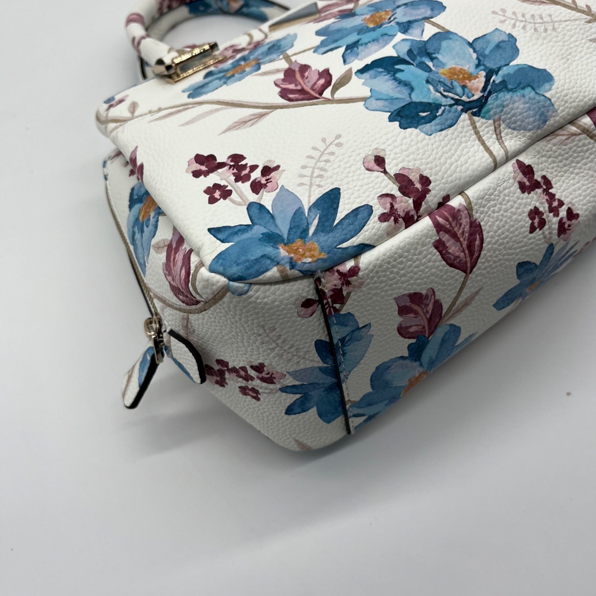 Guess White Floral Micaela Girlfriend Convertible Satchel With Wallet
