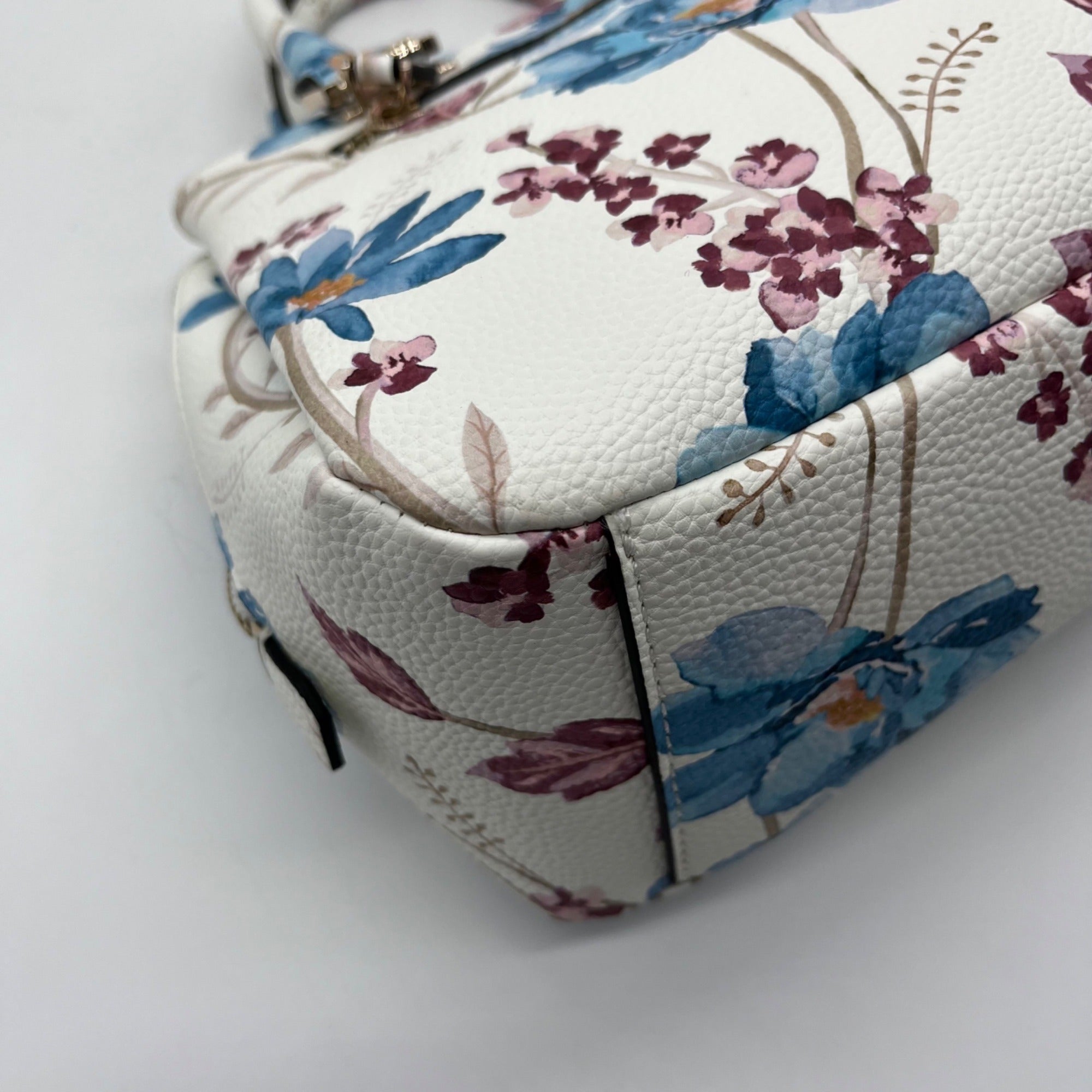 Guess White Floral Micaela Girlfriend Convertible Satchel With Wallet