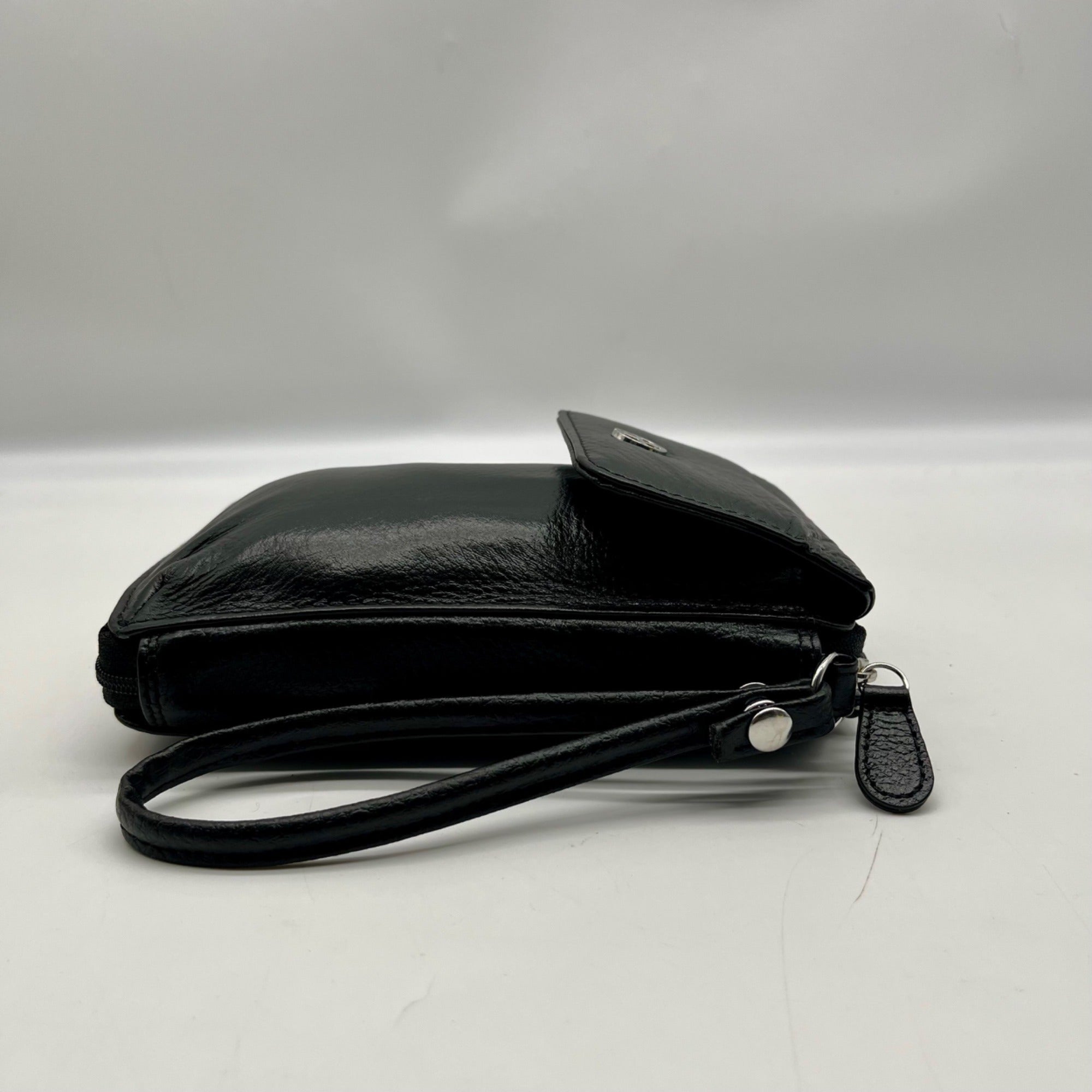 Giani Bernini Black Softy Leather Tech Crossbody Wallet