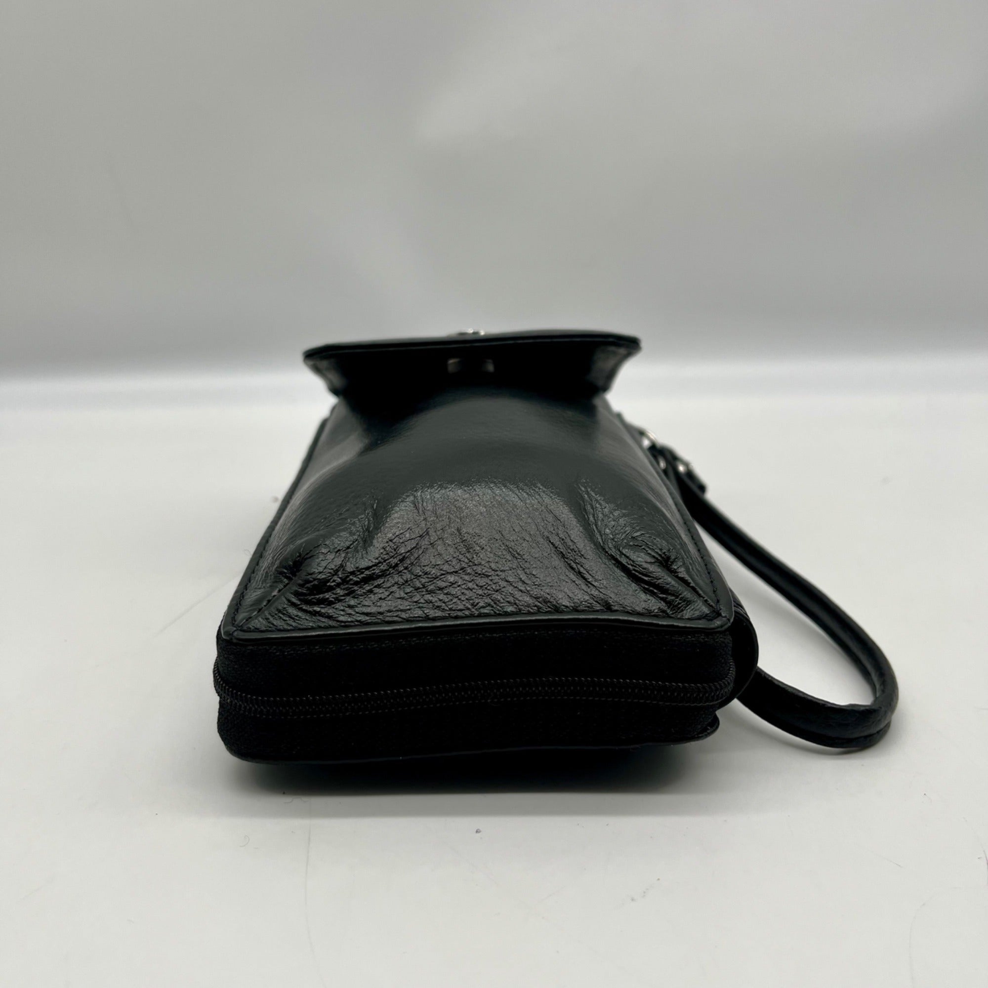 Giani Bernini Black Softy Leather Tech Crossbody Wallet