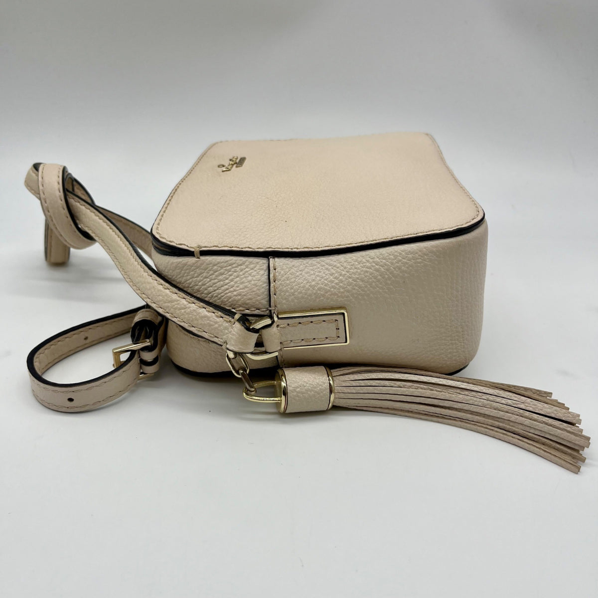 Kate Spade Beige Pebbled Leather Arla Camera Bag