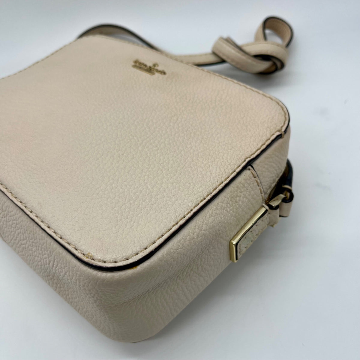 Kate Spade Beige Pebbled Leather Arla Camera Bag