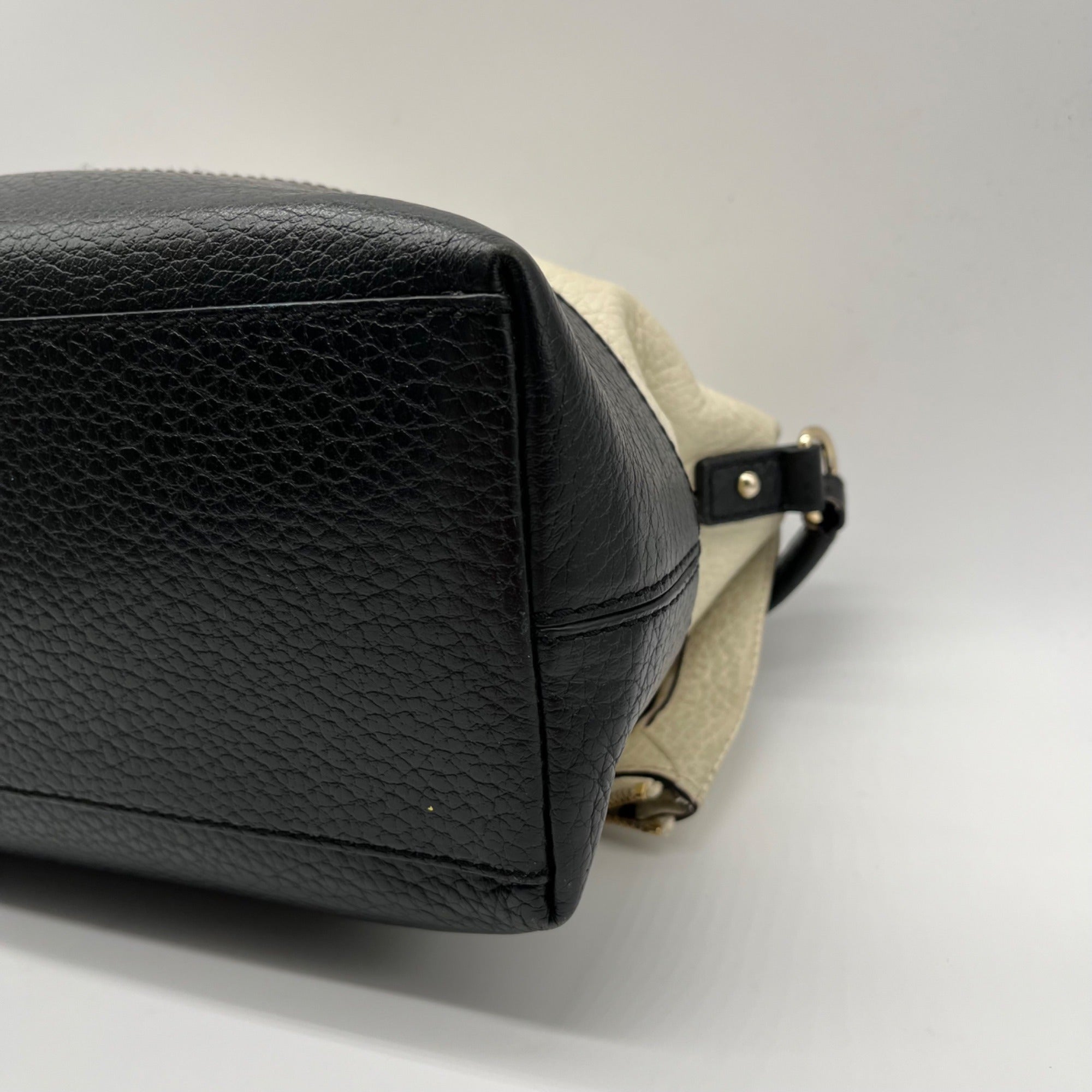 Kate Spade White Pebbled Leather Maria Porcelain Crossbody Bag