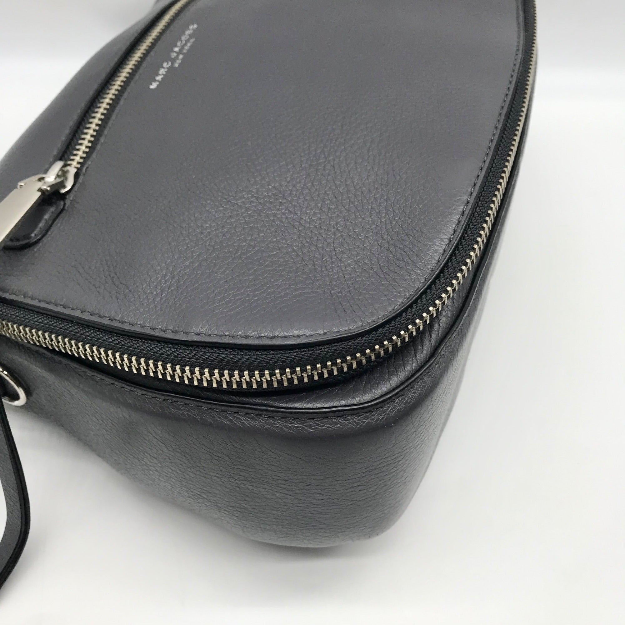 Marc Jacobs Stone Gray Pebbled Leather Recruit Nomad Saddle Bag