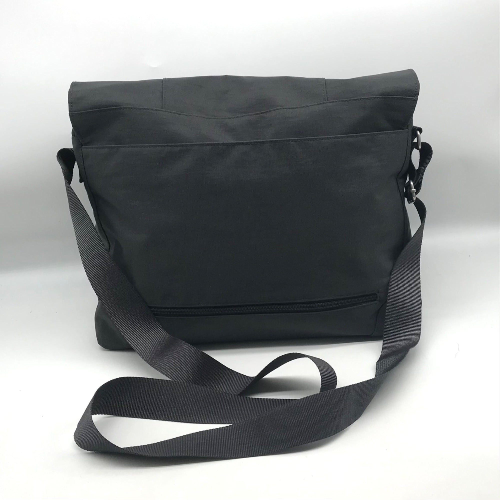 Baggallini Neighborhood Gray Nylon Laptop Messenger Bag
