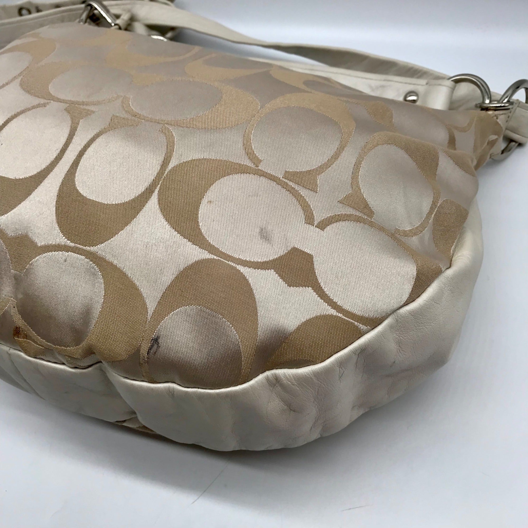 Coach Beige And Ivory Jacquard Canvas Ali Hobo Bag 13707