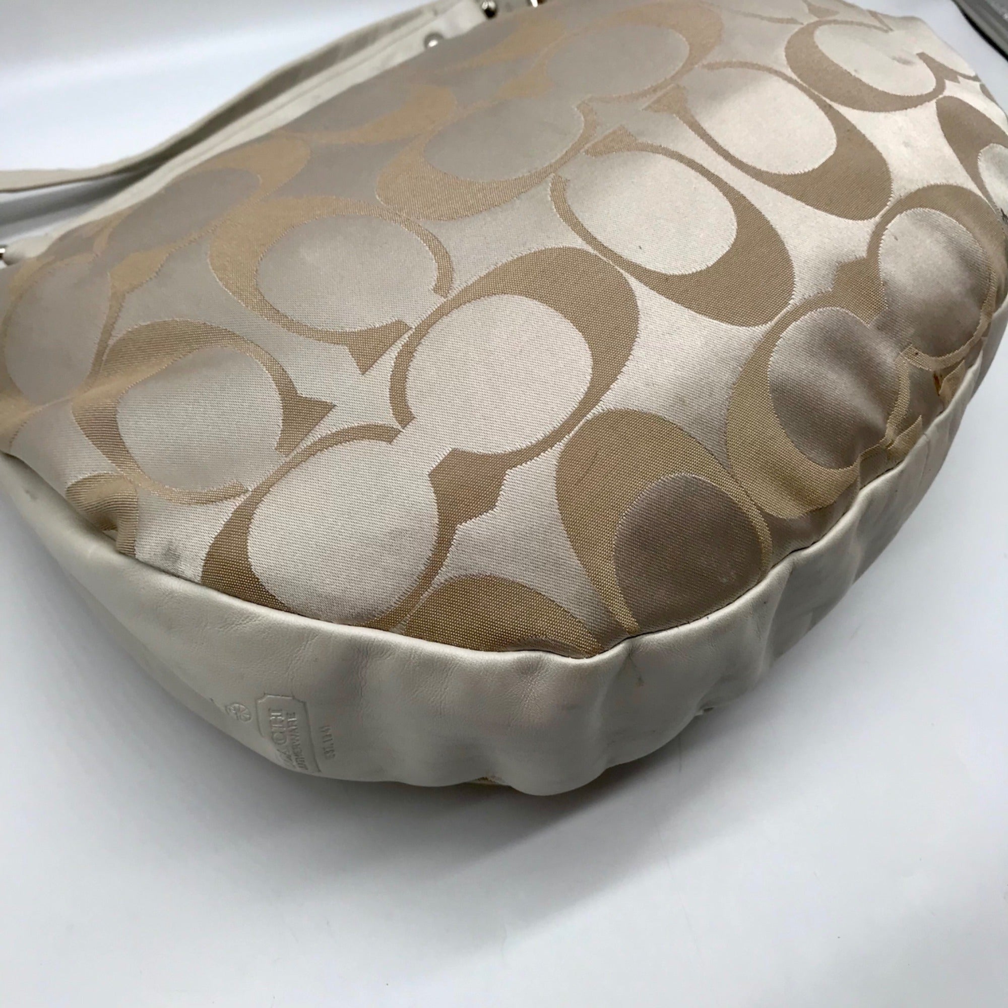 Coach Beige And Ivory Jacquard Canvas Ali Hobo Bag 13707