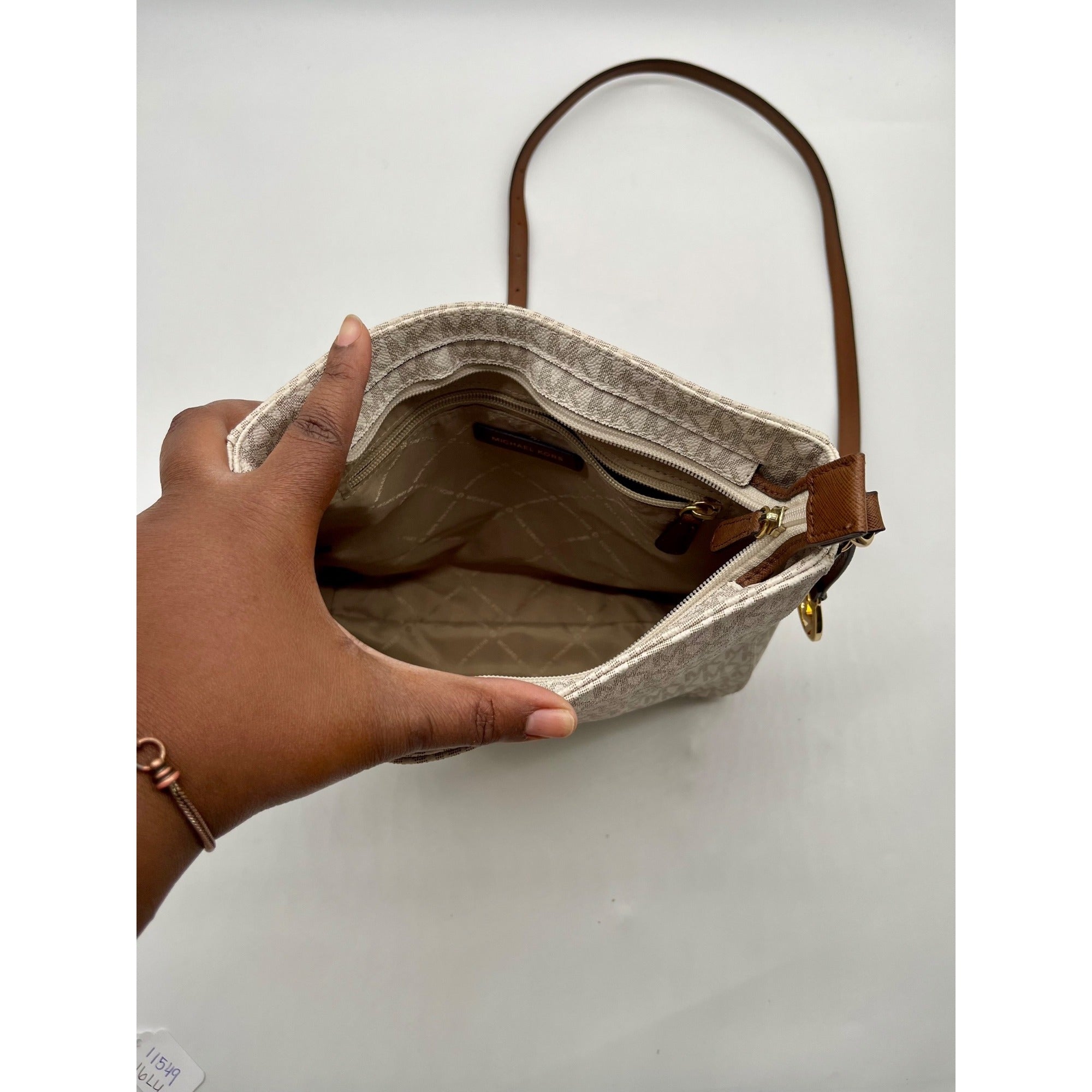 Michael Kors Vanilla Leather Jet Set Messenger Bag