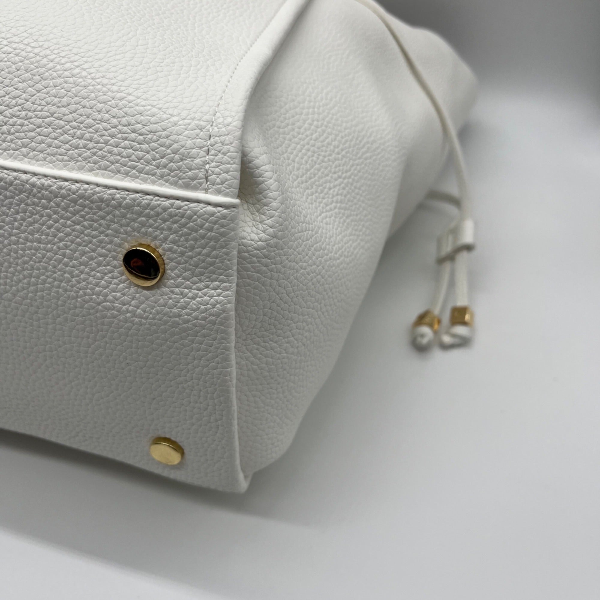 On 34th Jyyll Large White Faux Leather Solid Tote with Removable Pouch