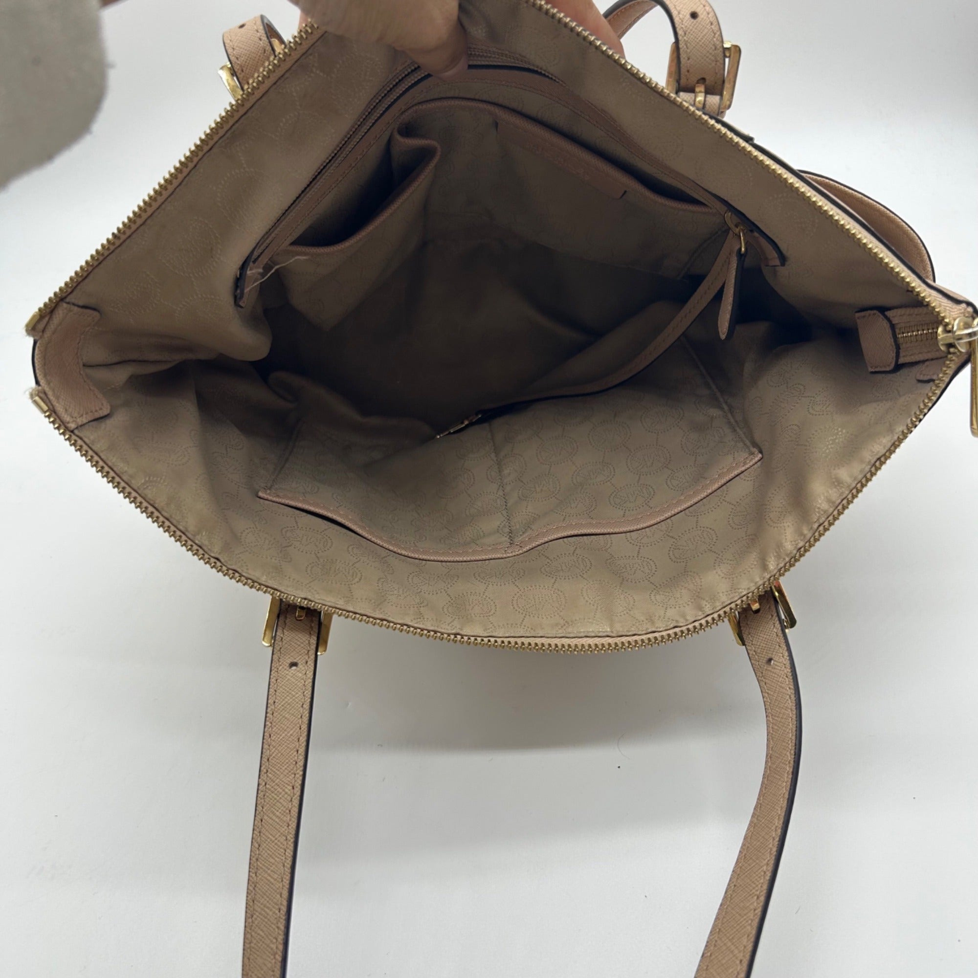 Michael Kors Beige Leather Shoulder Bag