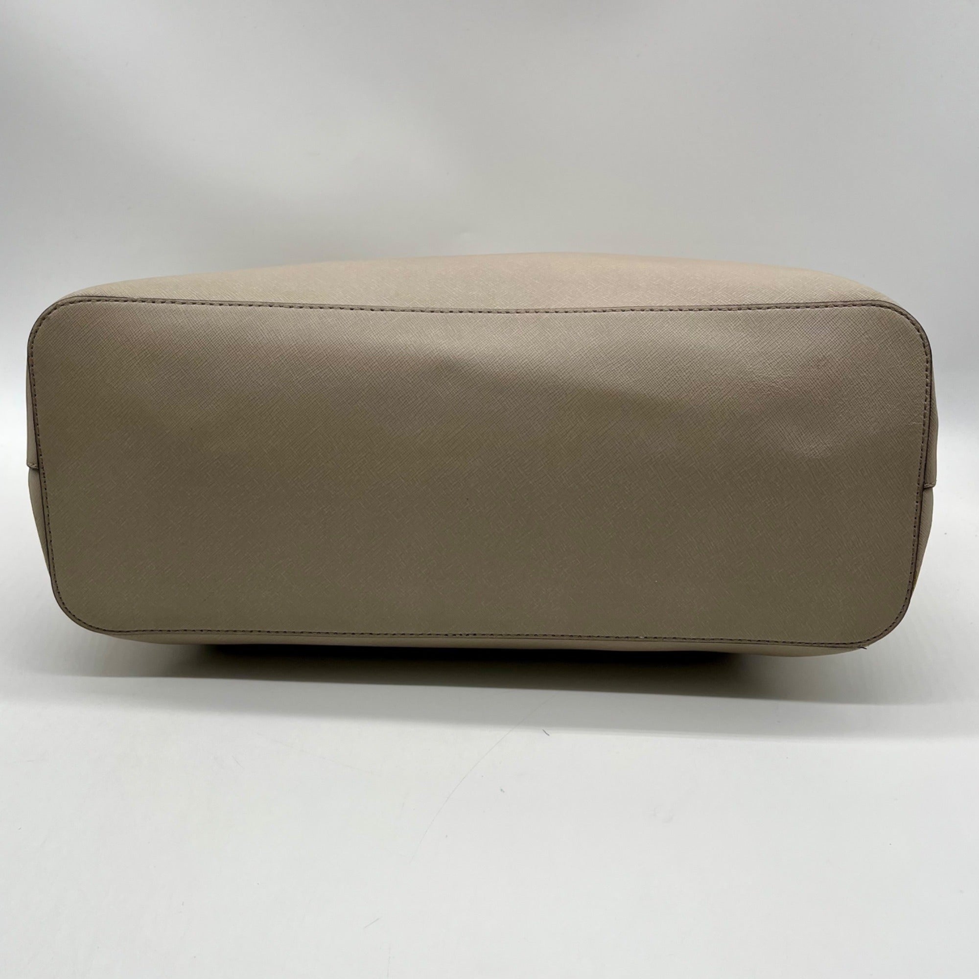 Michael Kors Pearl Jet Set Chain Tote