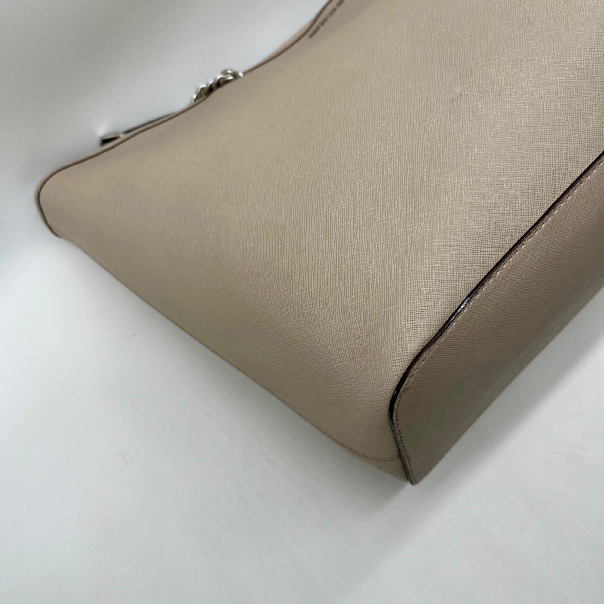 Michael Kors Pearl Jet Set Chain Tote
