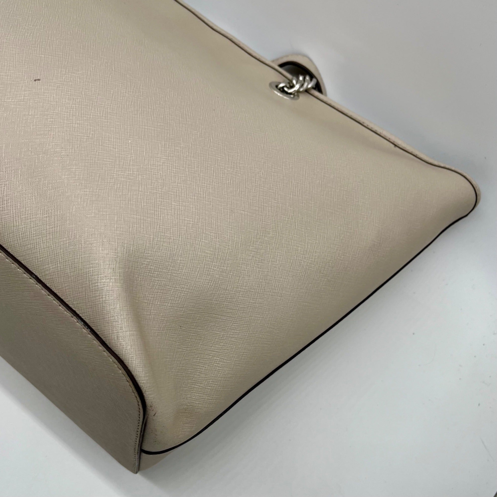 Michael Kors Pearl Jet Set Chain Tote