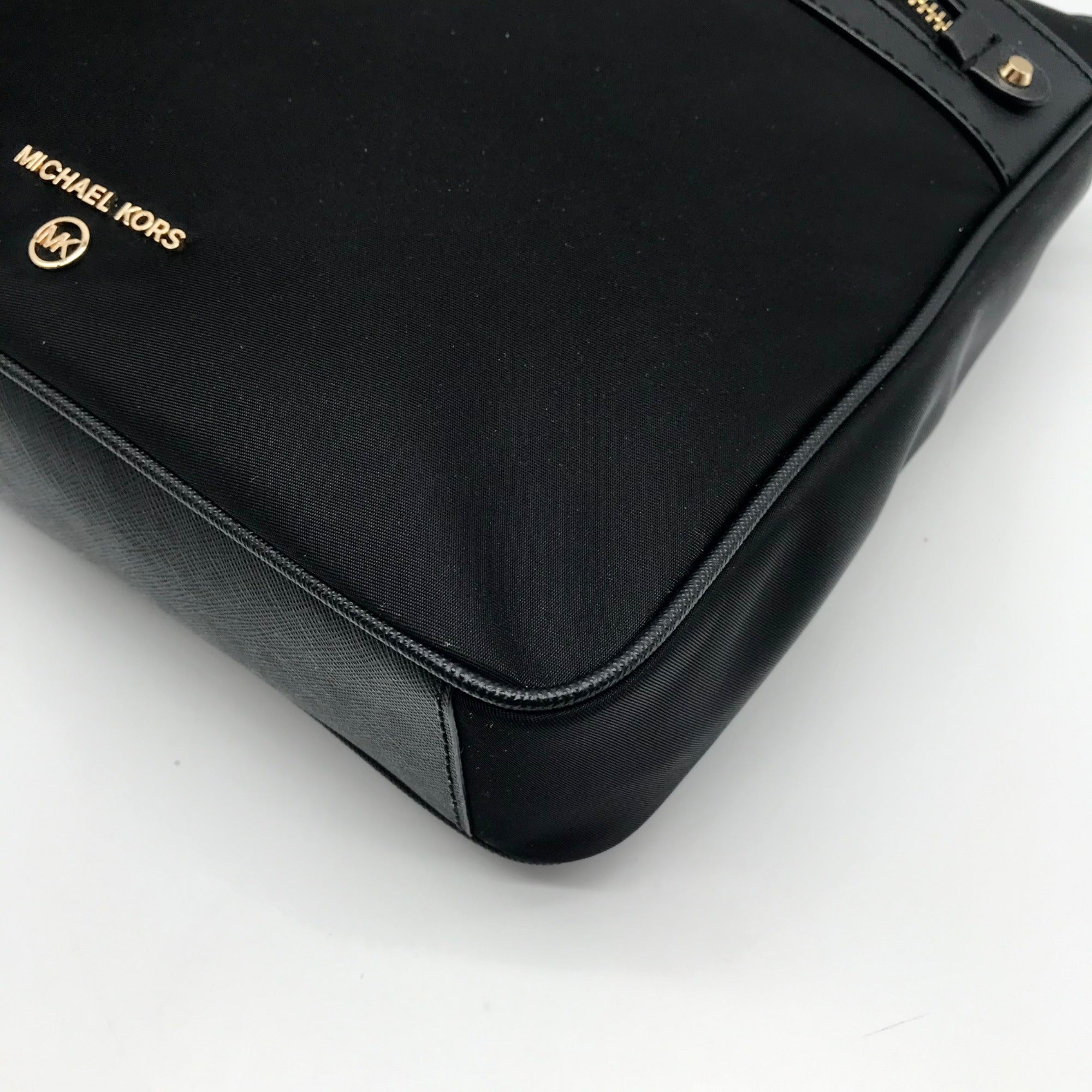 Michael Kors Black Nylon Jet Set Large Gabardine Messenger Bag