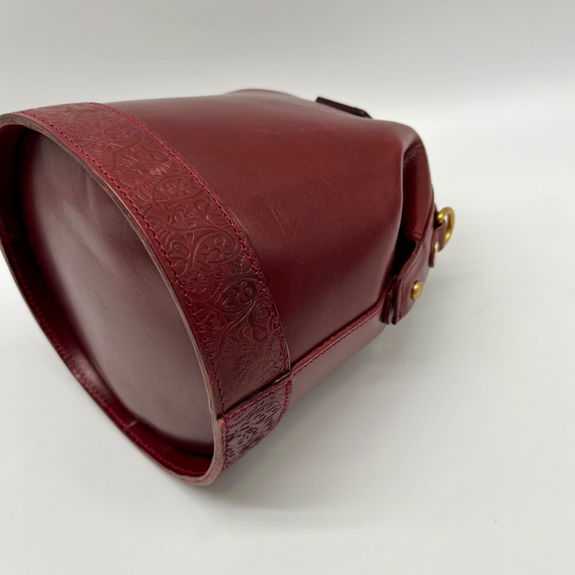 Old Trend Red Leather Doctor Bucket Crossbody Bag