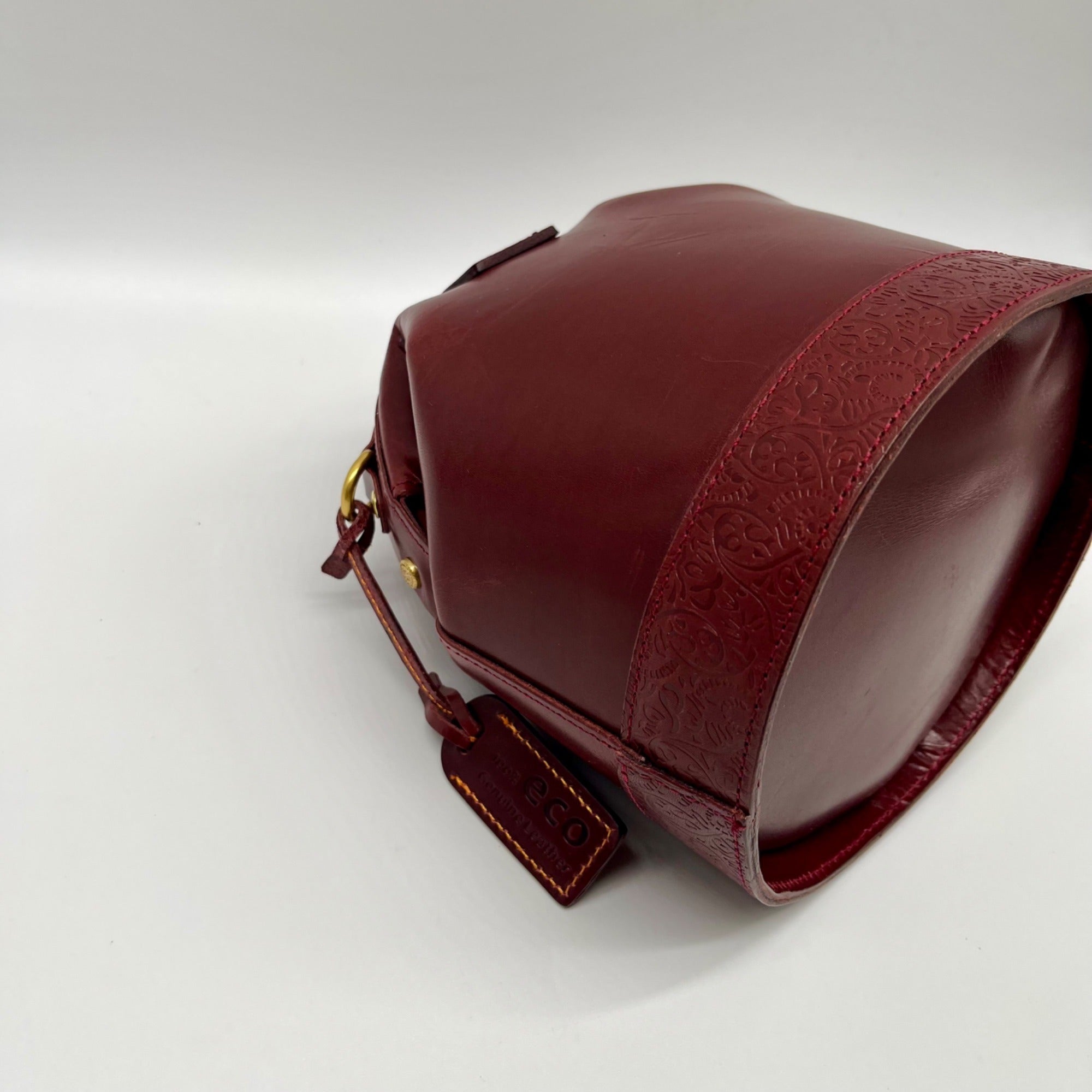 Old Trend Red Leather Doctor Bucket Crossbody Bag