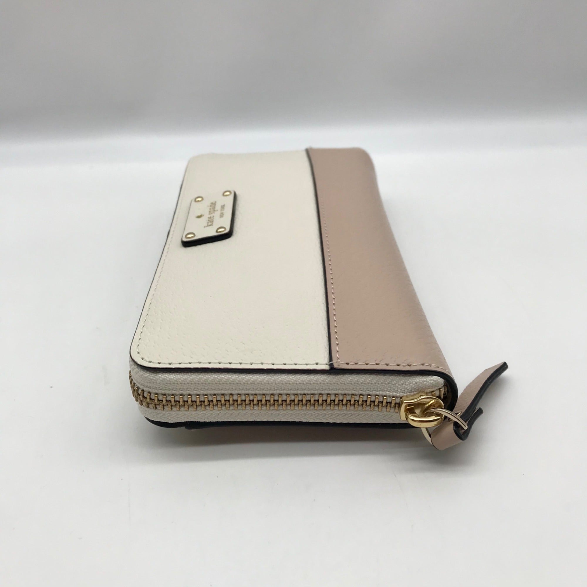 Kate Spade White and Tan Pebbled Leather Grove Street Neda Wallet