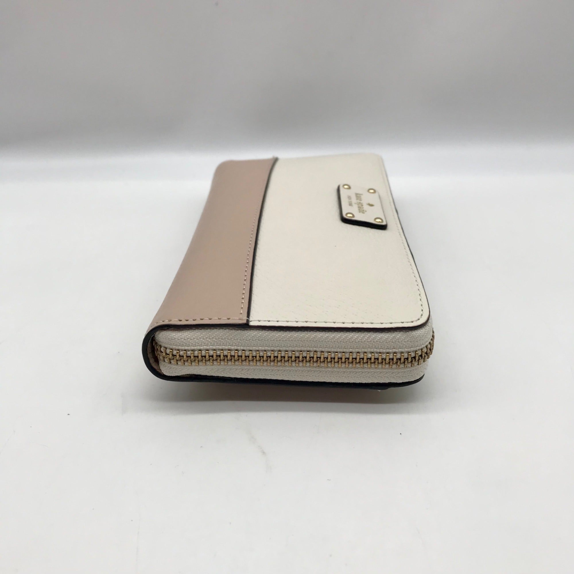 Kate Spade White and Tan Pebbled Leather Grove Street Neda Wallet
