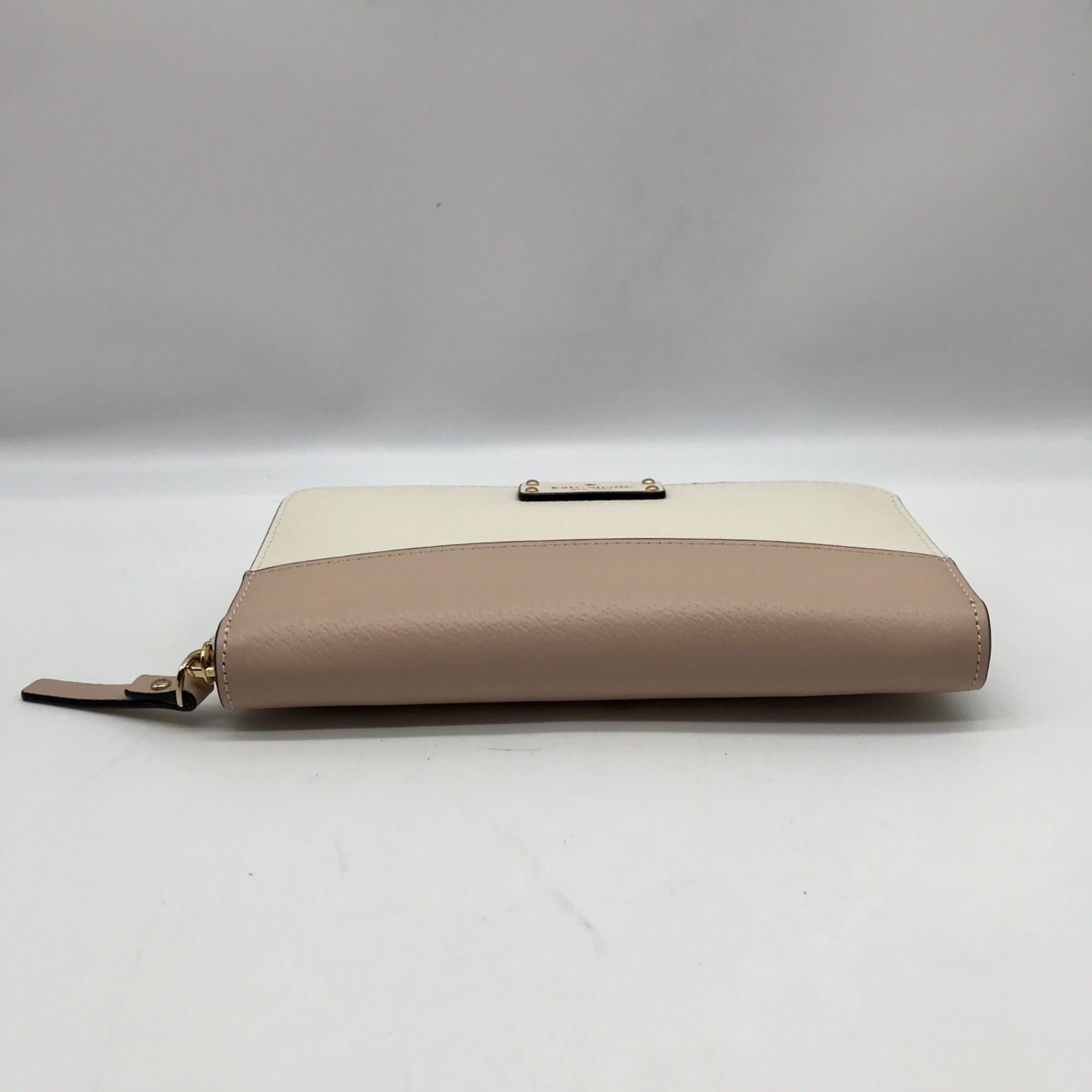 Kate Spade White and Tan Pebbled Leather Grove Street Neda Wallet