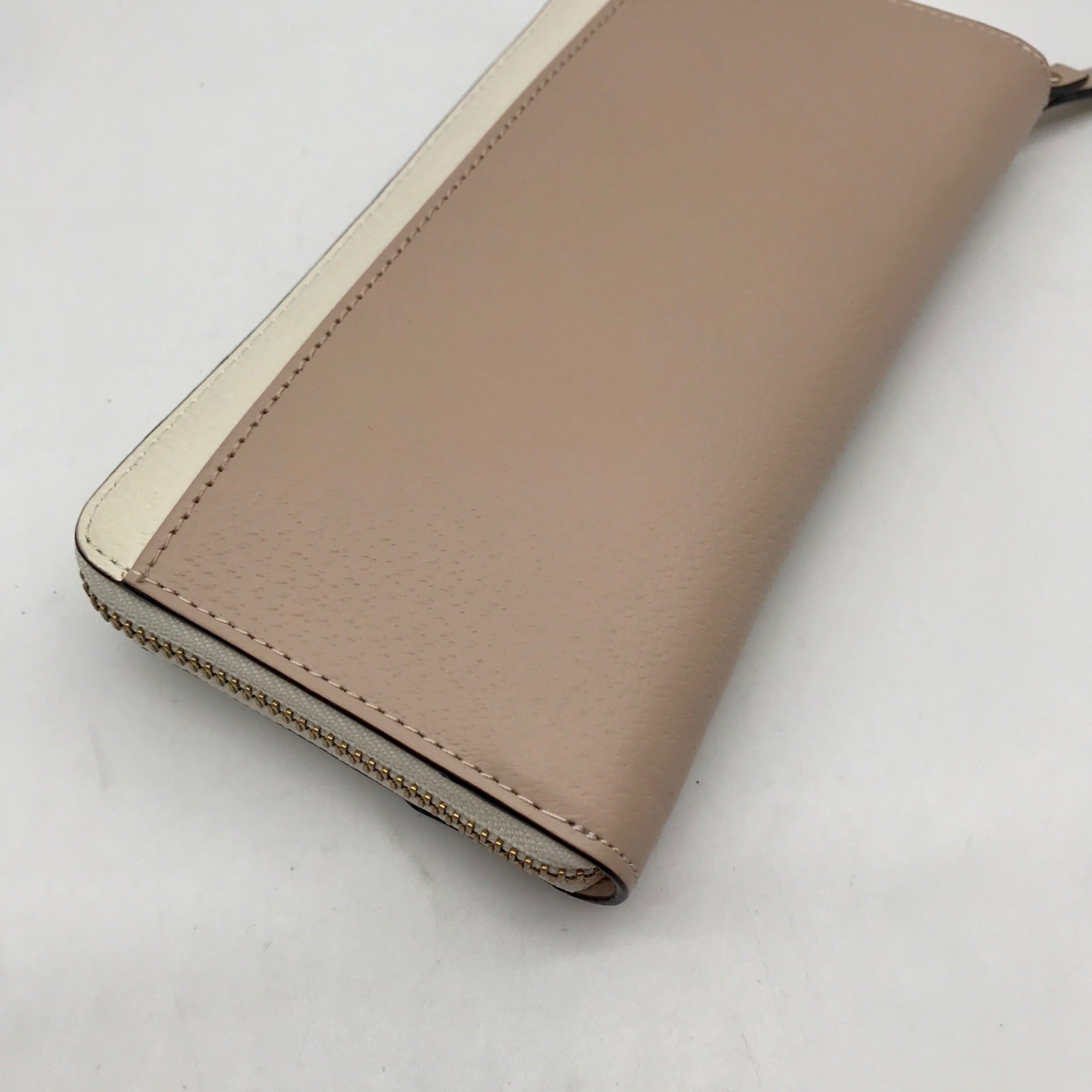 Kate Spade White and Tan Pebbled Leather Grove Street Neda Wallet