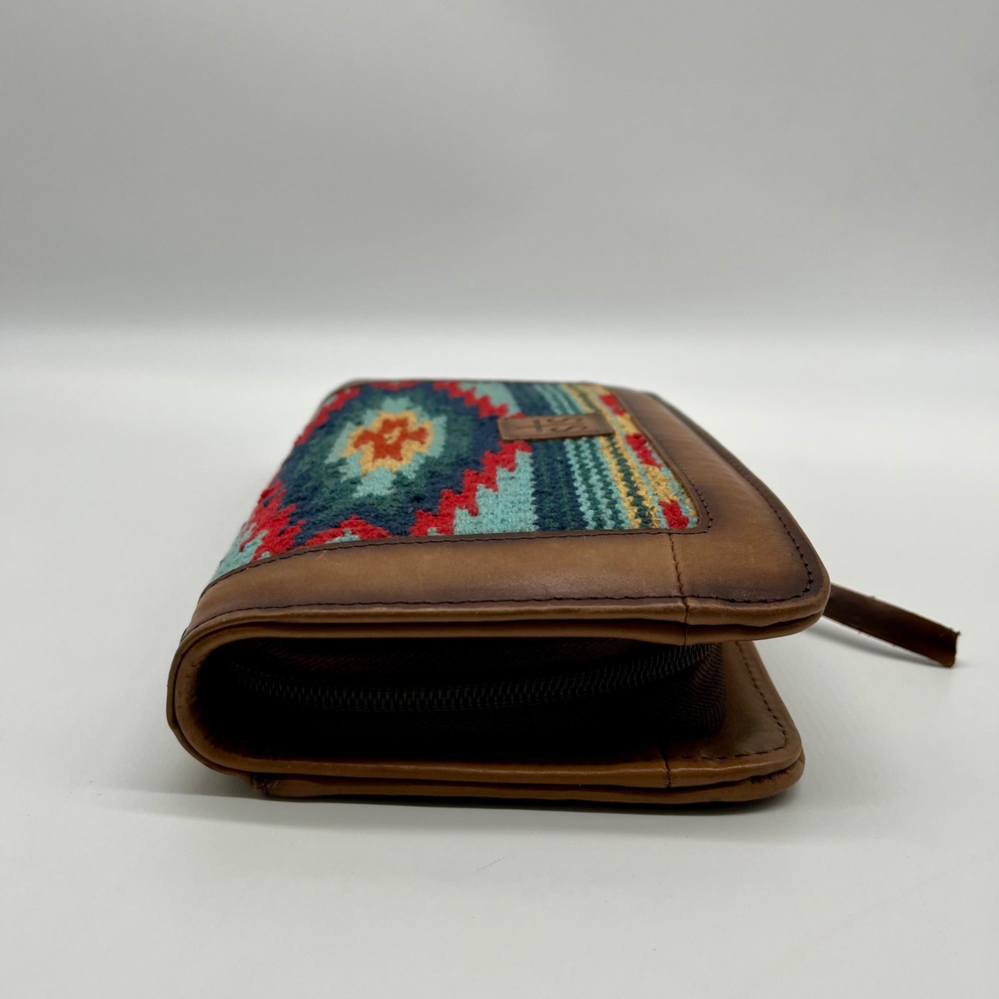 STS Ranchwear Chaynee Multi colored  Valley Serape Evie Organizer