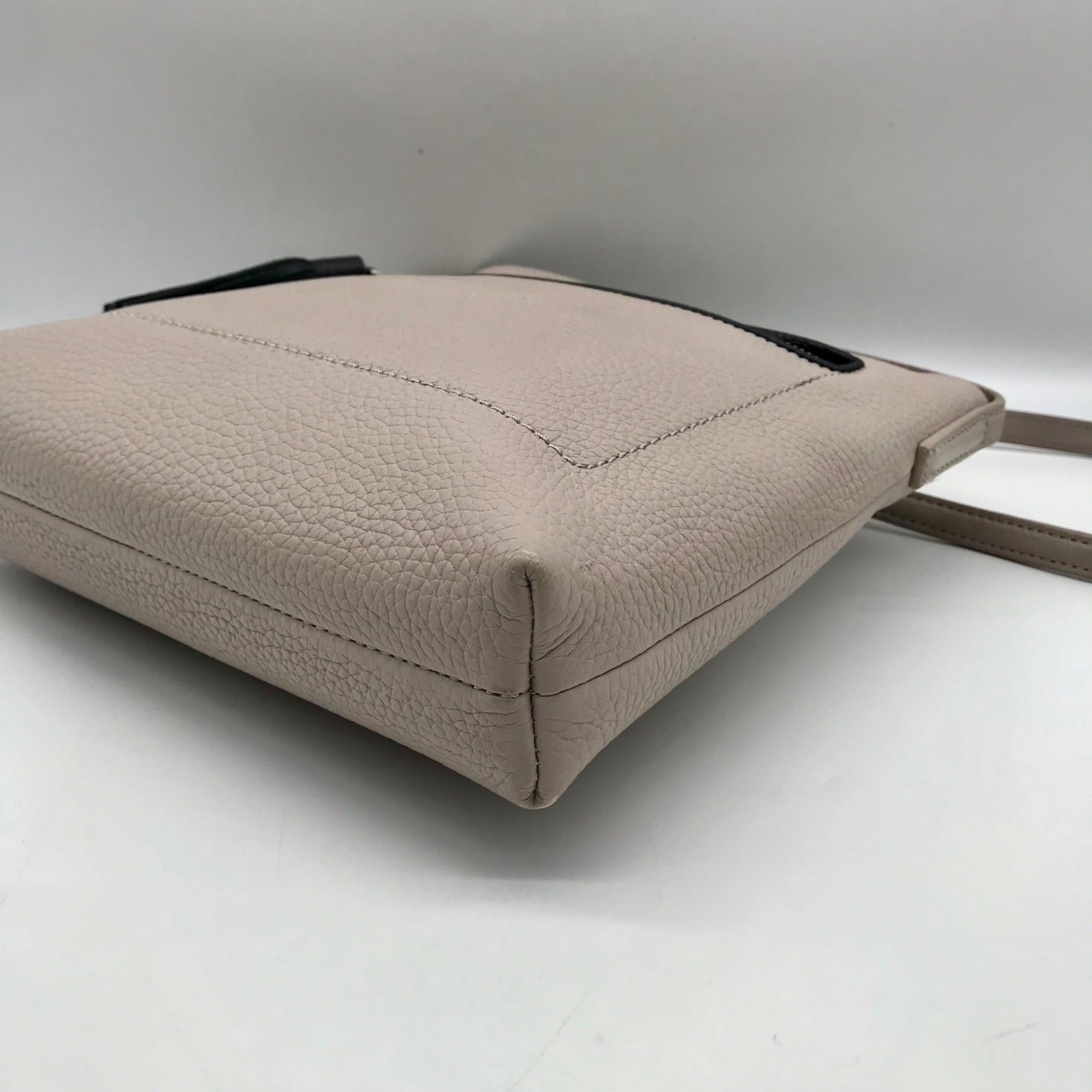 Kate Spade Gray and Black Pebbled Leather Chester Street Dessi Crossbody