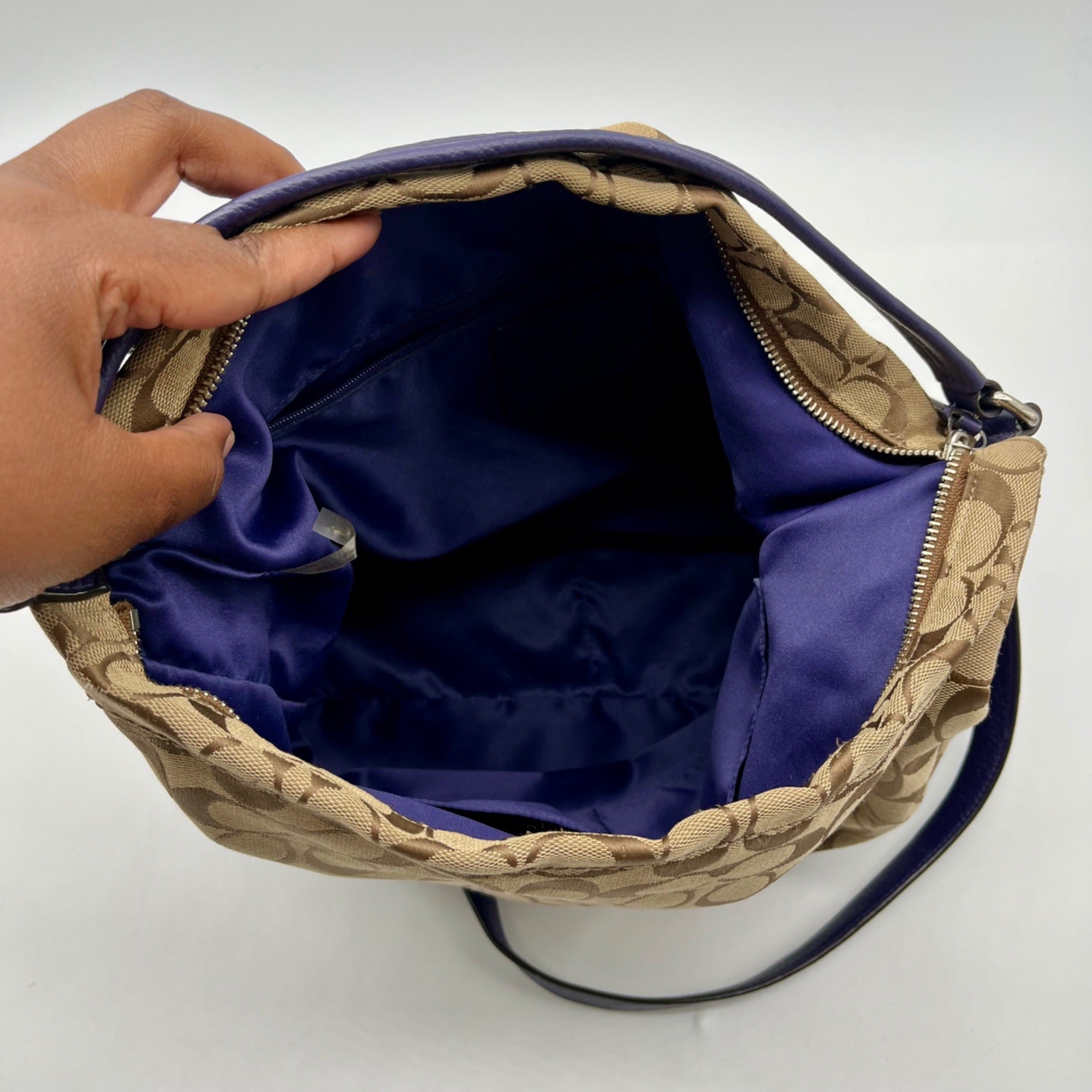 Coach Signature Canvas Hobo Shoulder Bag F23279