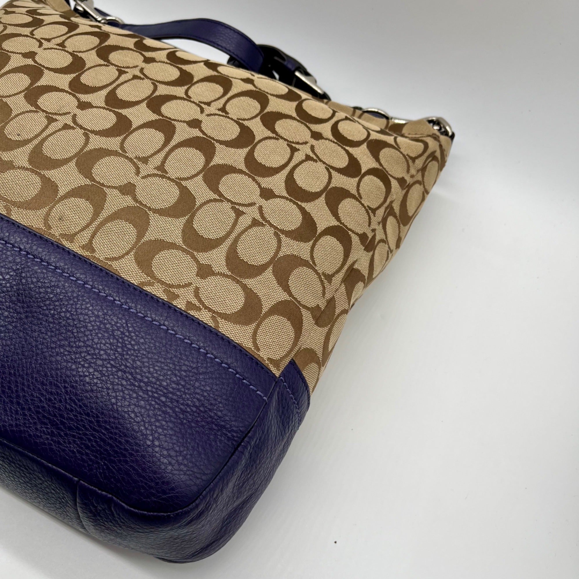 Coach Signature Canvas Hobo Shoulder Bag F23279