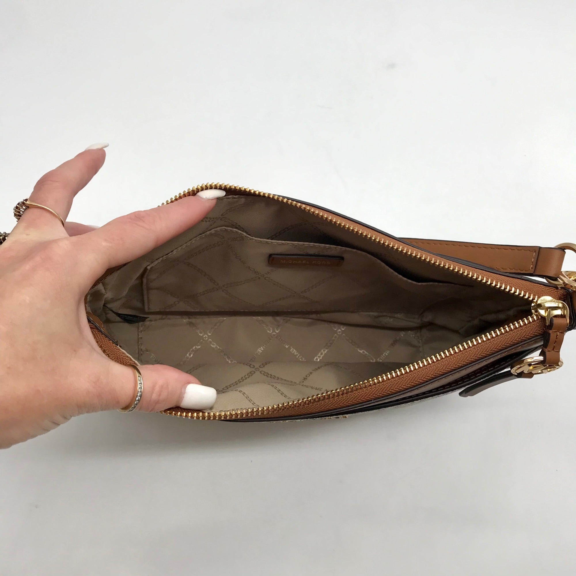 Michael Kors Vanilla And Acorn Coated Canvas Jet Set Logo Shoulder Bag