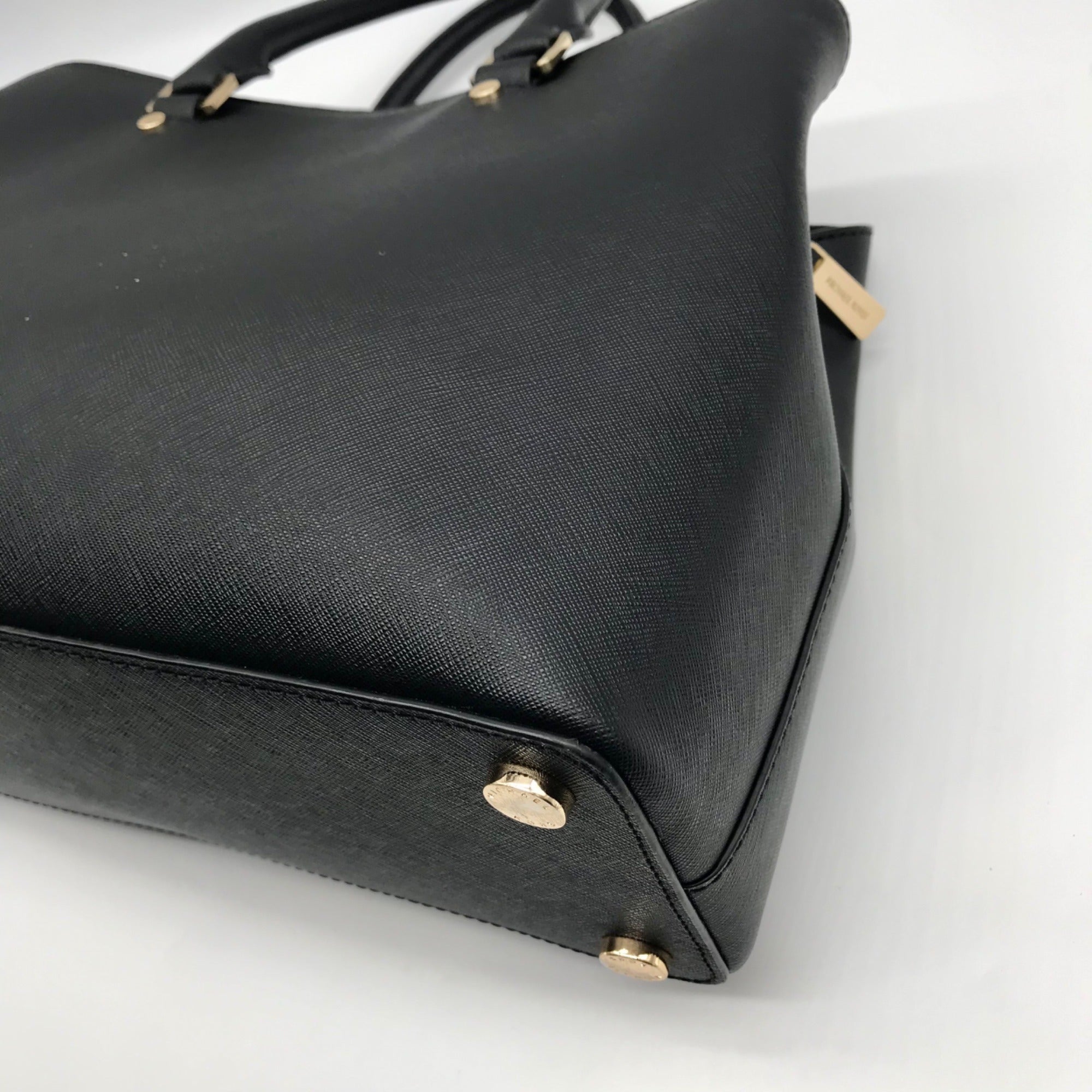 Michael Kors Black Saffiano Leather Middle Zip Savannah Convertible Tote