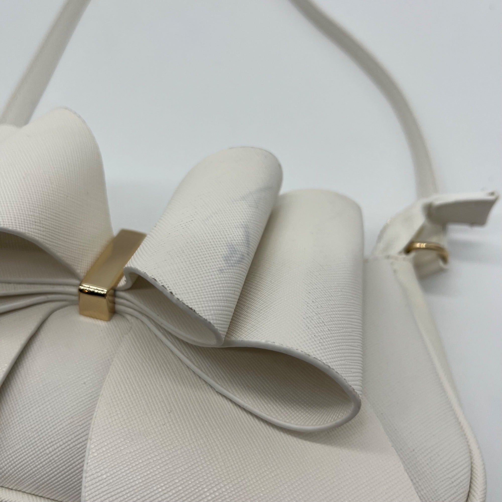 Like Dreams Off-White Bow Baguette Shoulder Bag