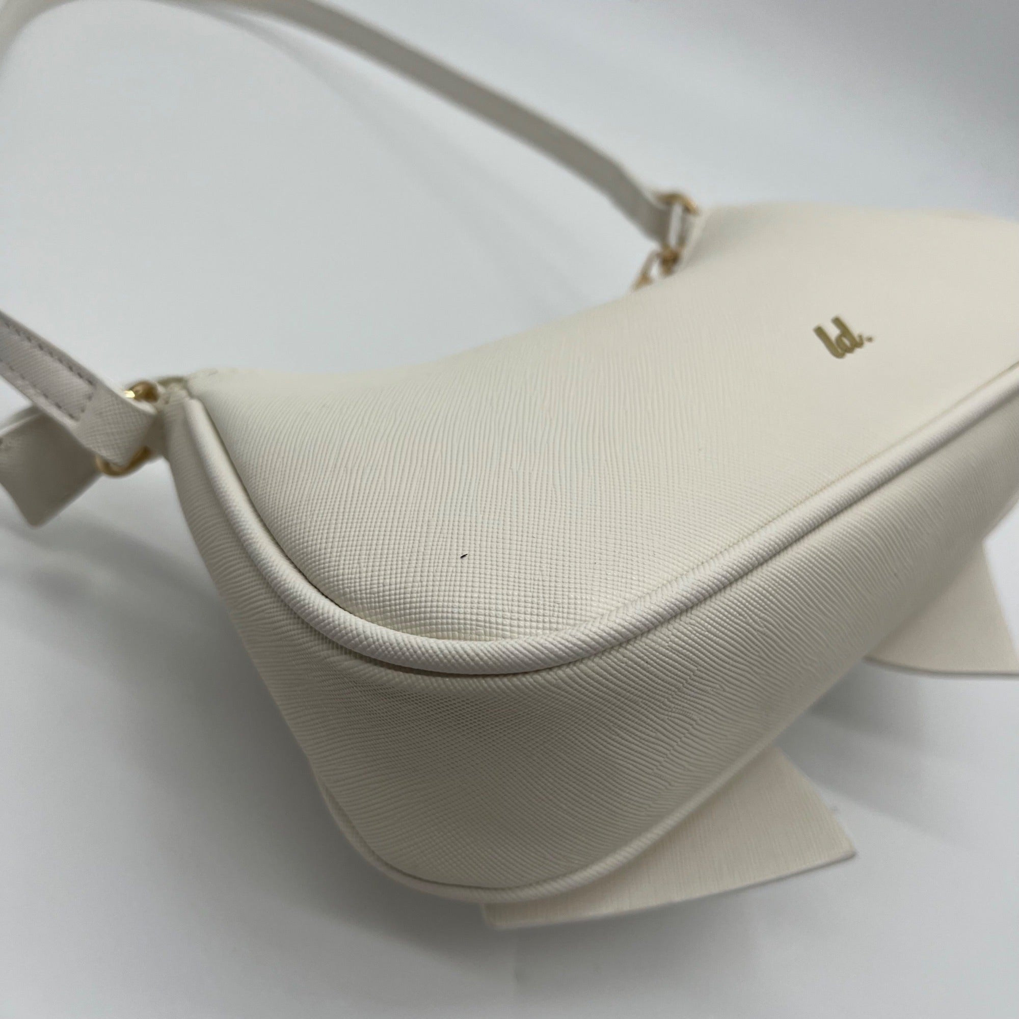 Like Dreams Off-White Bow Baguette Shoulder Bag