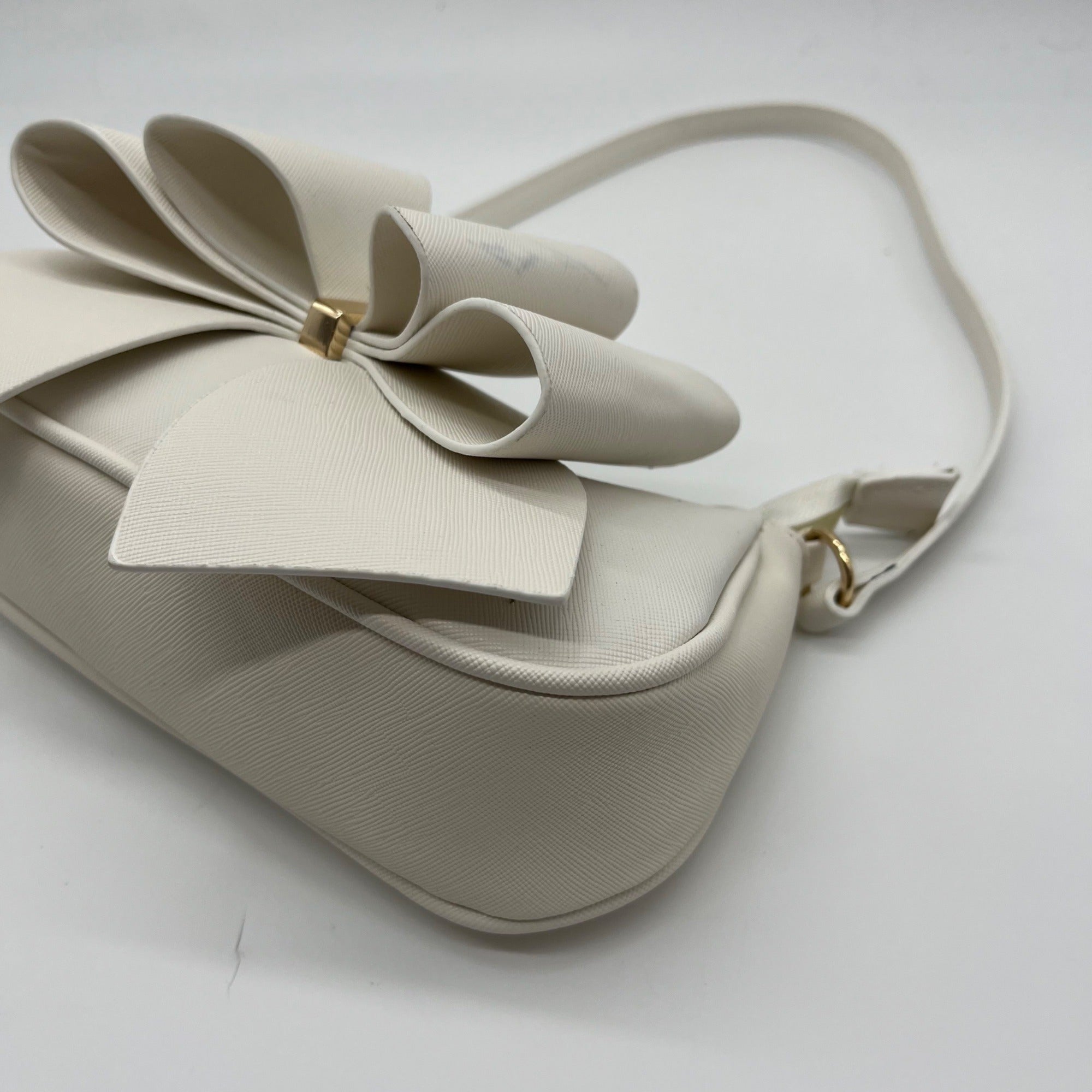 Like Dreams Off-White Bow Baguette Shoulder Bag
