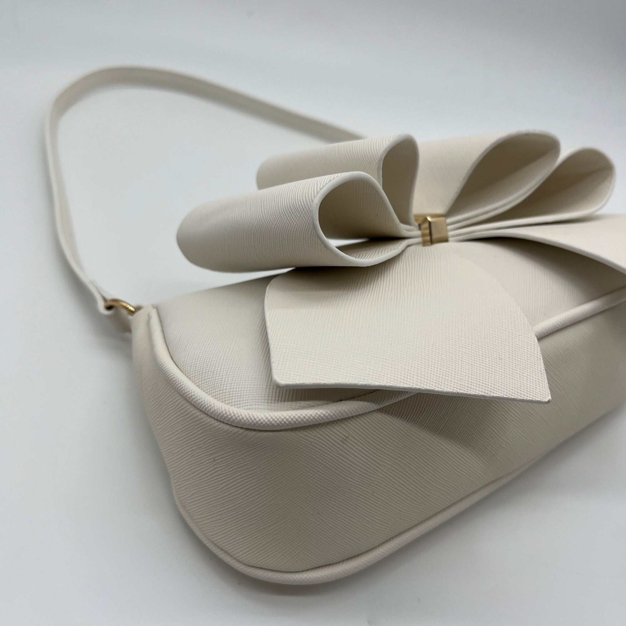 Like Dreams Off-White Bow Baguette Shoulder Bag