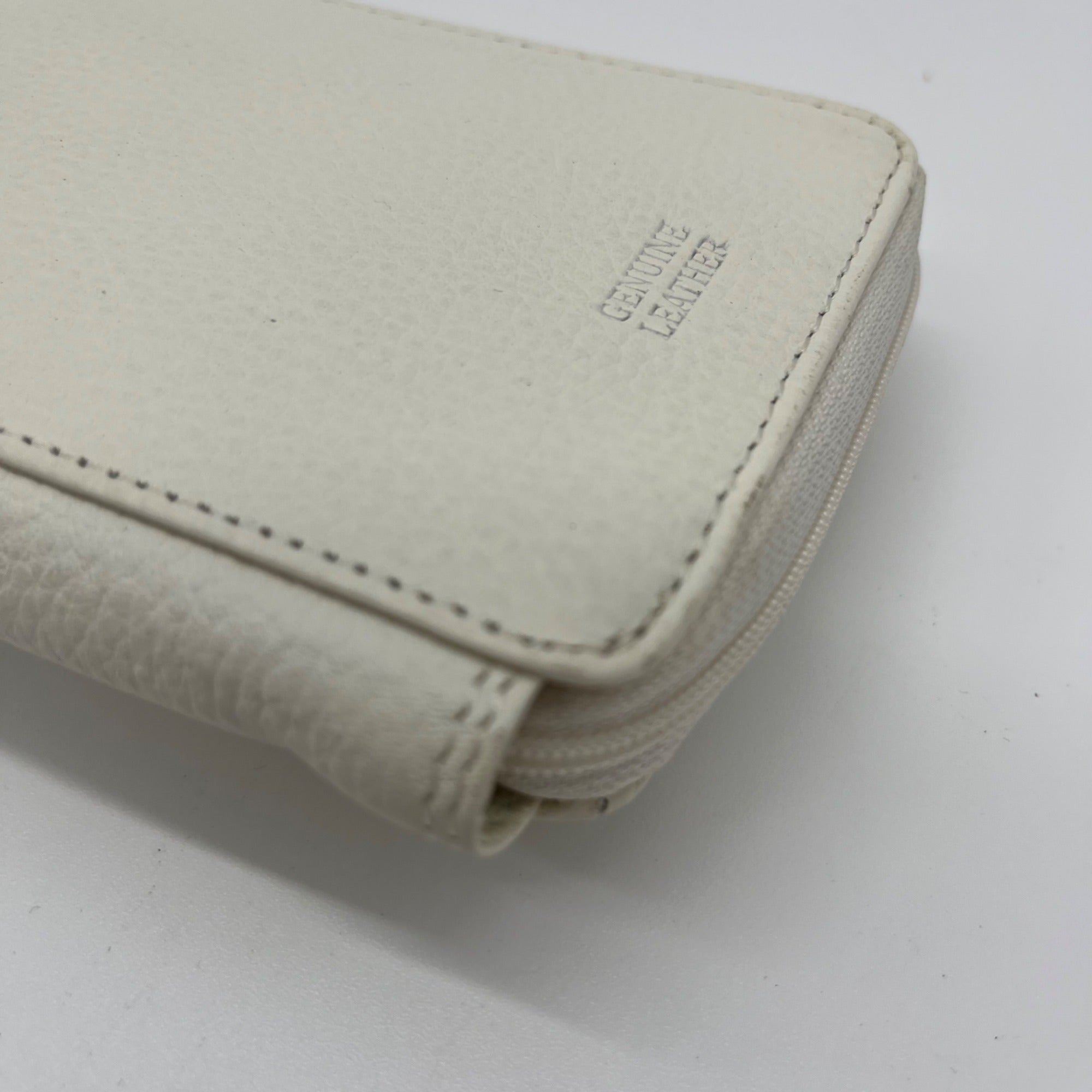 Giani Bernini White Softy Leather Tech Crossbody Wallet