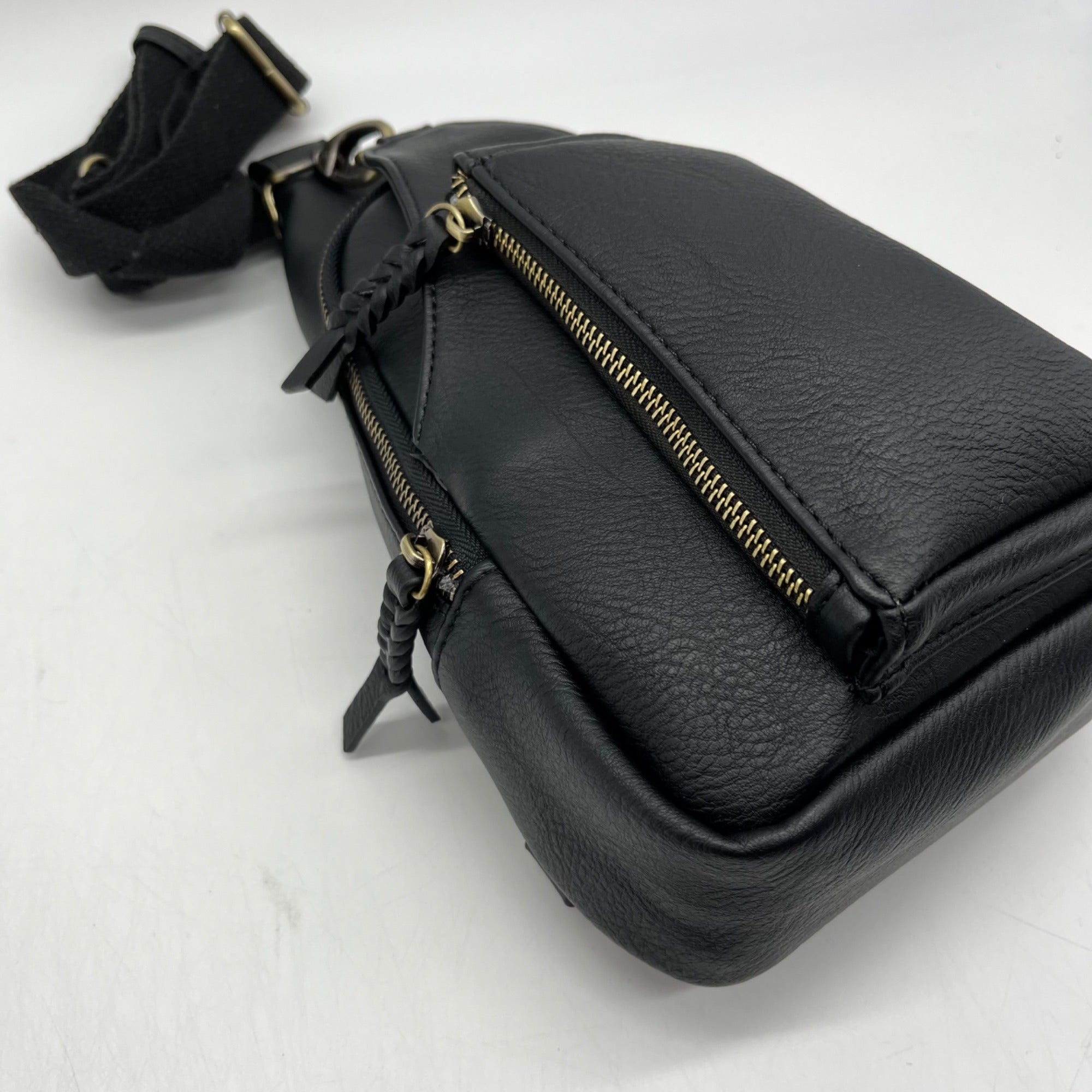 Antik Kraft Black Leather Sling Bag