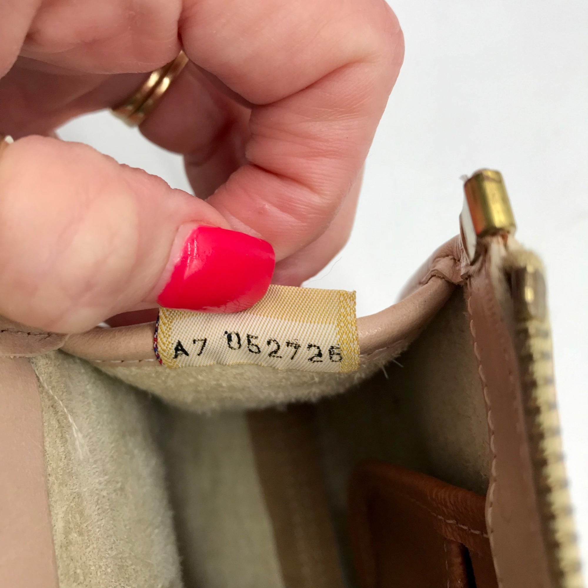 Dooney &amp; Bourke Cream Pebbled Grain Leather Crossbody Bag