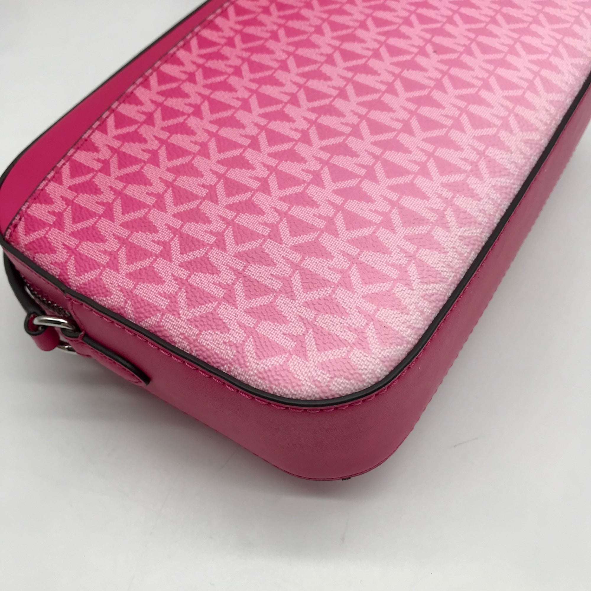 Michael Kors Dragon Fruit Ombre Leather Jet Set Logo Crossbody Bag