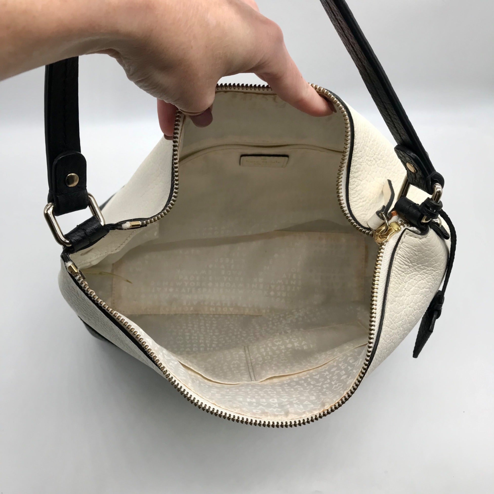 Kate Spade Black And Cream Pebbled Leather Bay Street Lexie Shoulder Bag