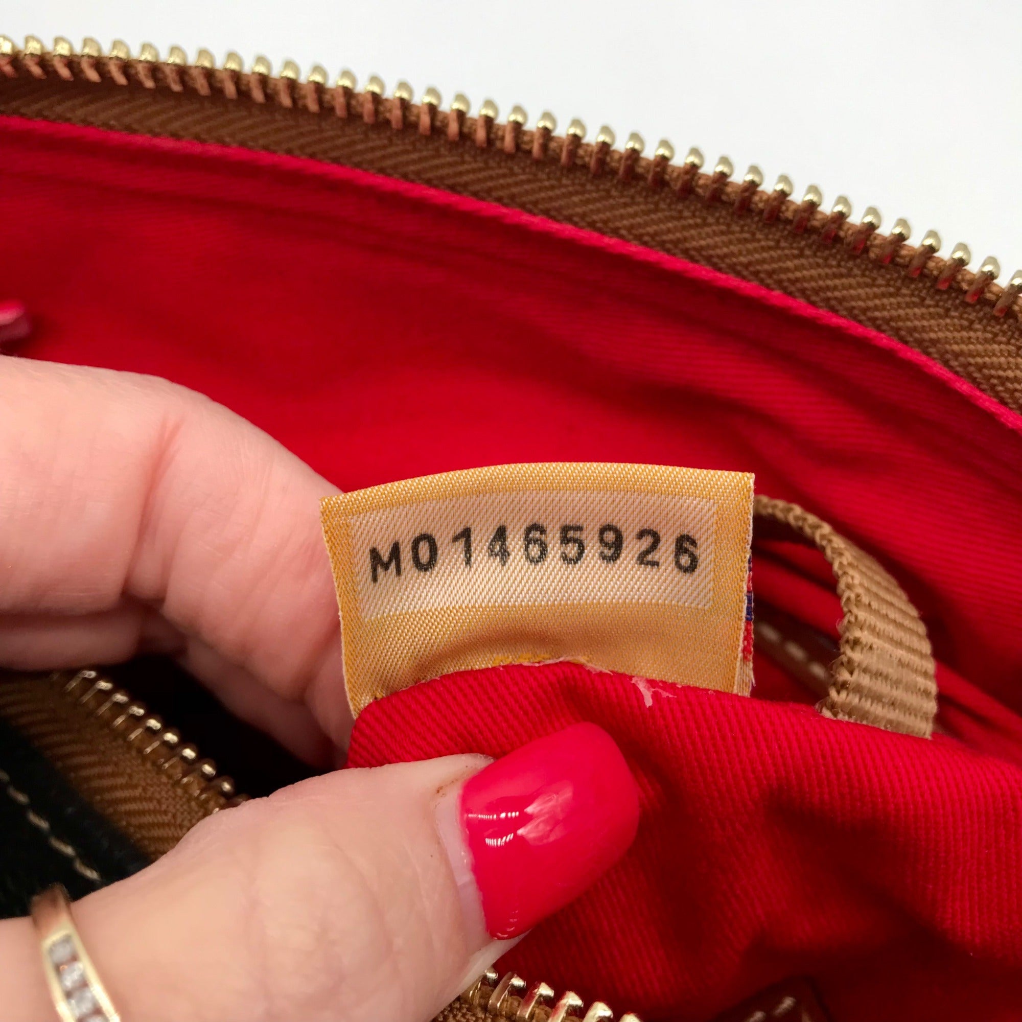 Dooney &amp; Bourke Black Pebbled Grain Leather Crossbody Bag