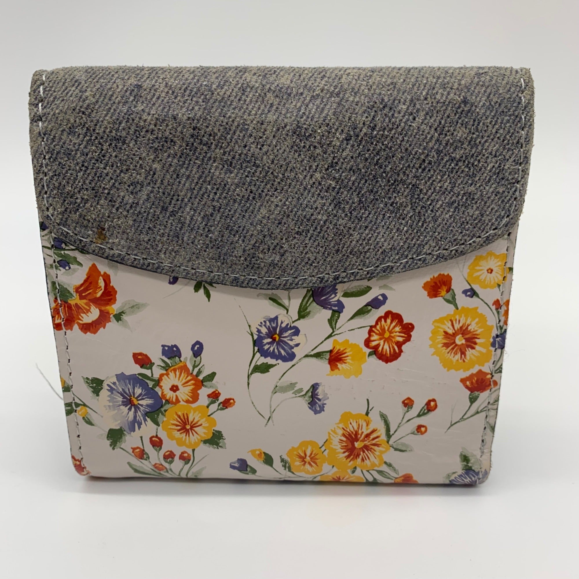 Patricia Nash Gray Mini Meadows Floral Print Bi-Fold Wallet