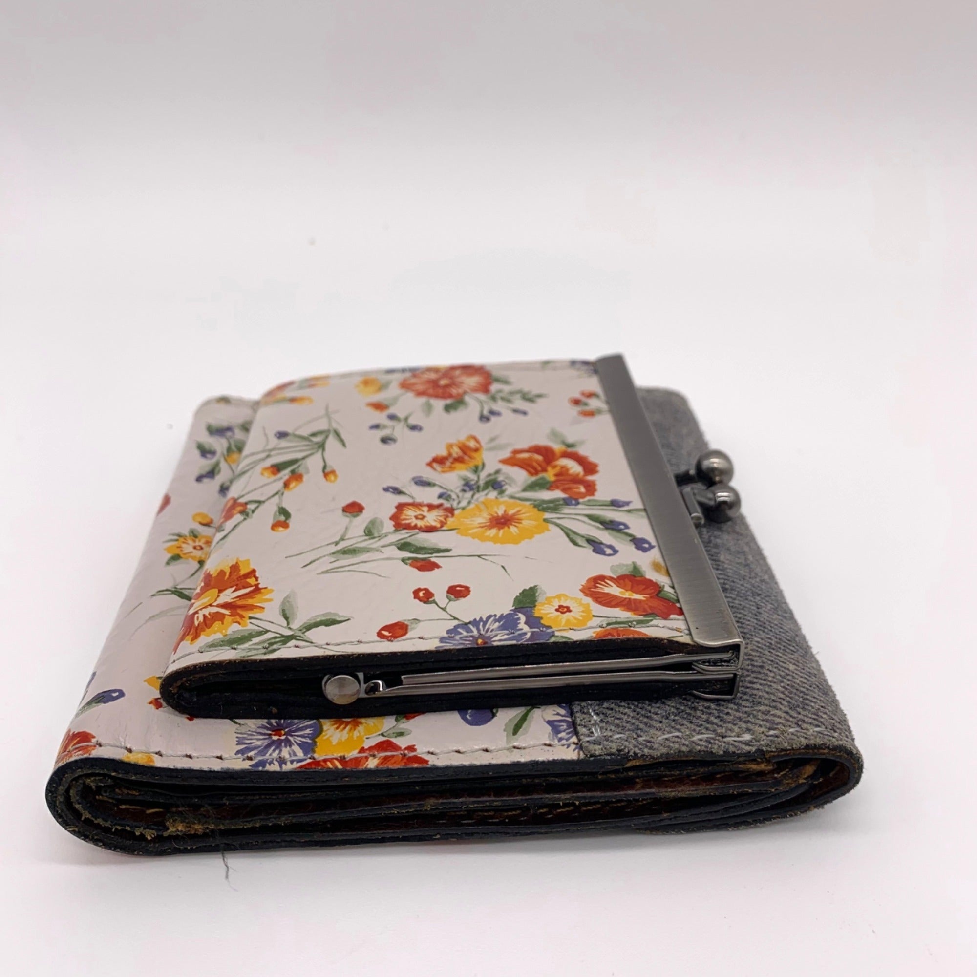 Patricia Nash Gray Mini Meadows Floral Print Bi-Fold Wallet
