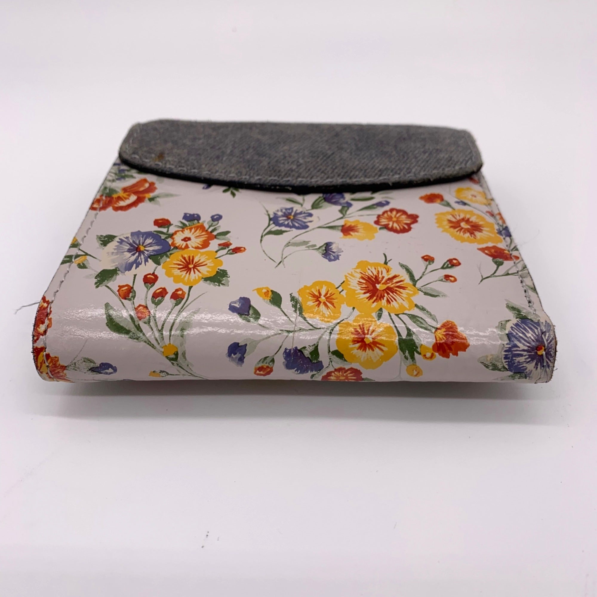 Patricia Nash Gray Mini Meadows Floral Print Bi-Fold Wallet