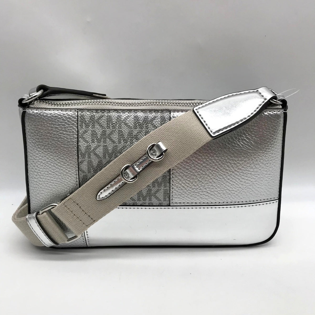 Michael Kors Silver Leather Jet Set Travel Tech Crossbody Bag